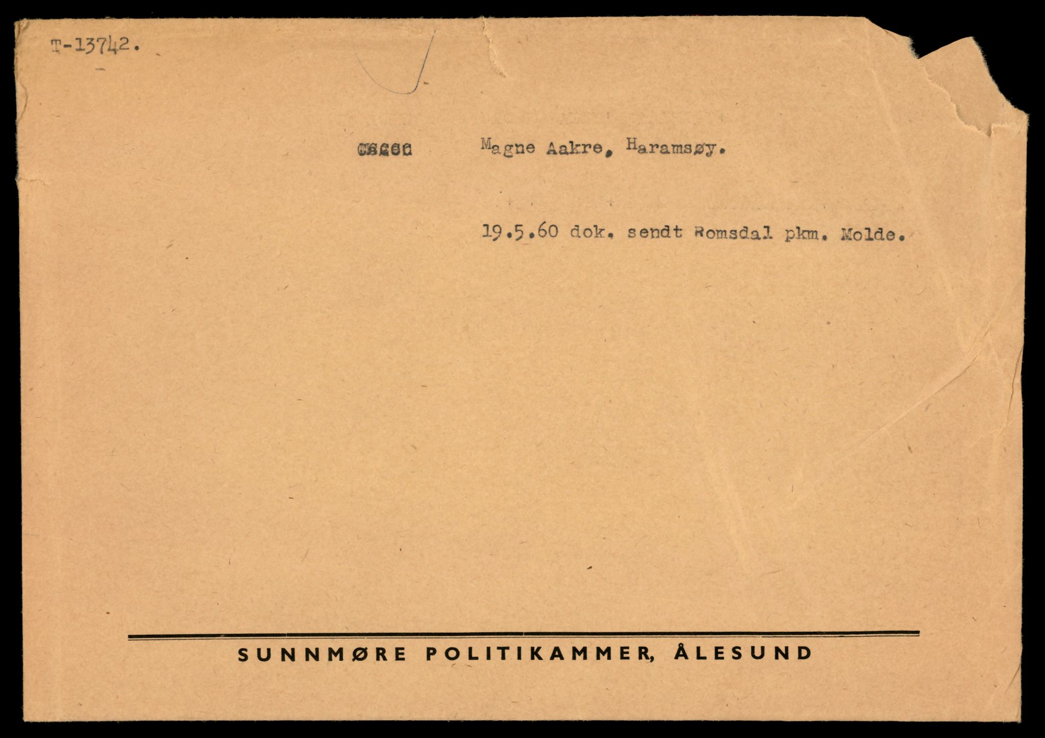 Møre og Romsdal vegkontor - Ålesund trafikkstasjon, AV/SAT-A-4099/F/Fe/L0041: Registreringskort for kjøretøy T 13710 - T 13905, 1927-1998, p. 565