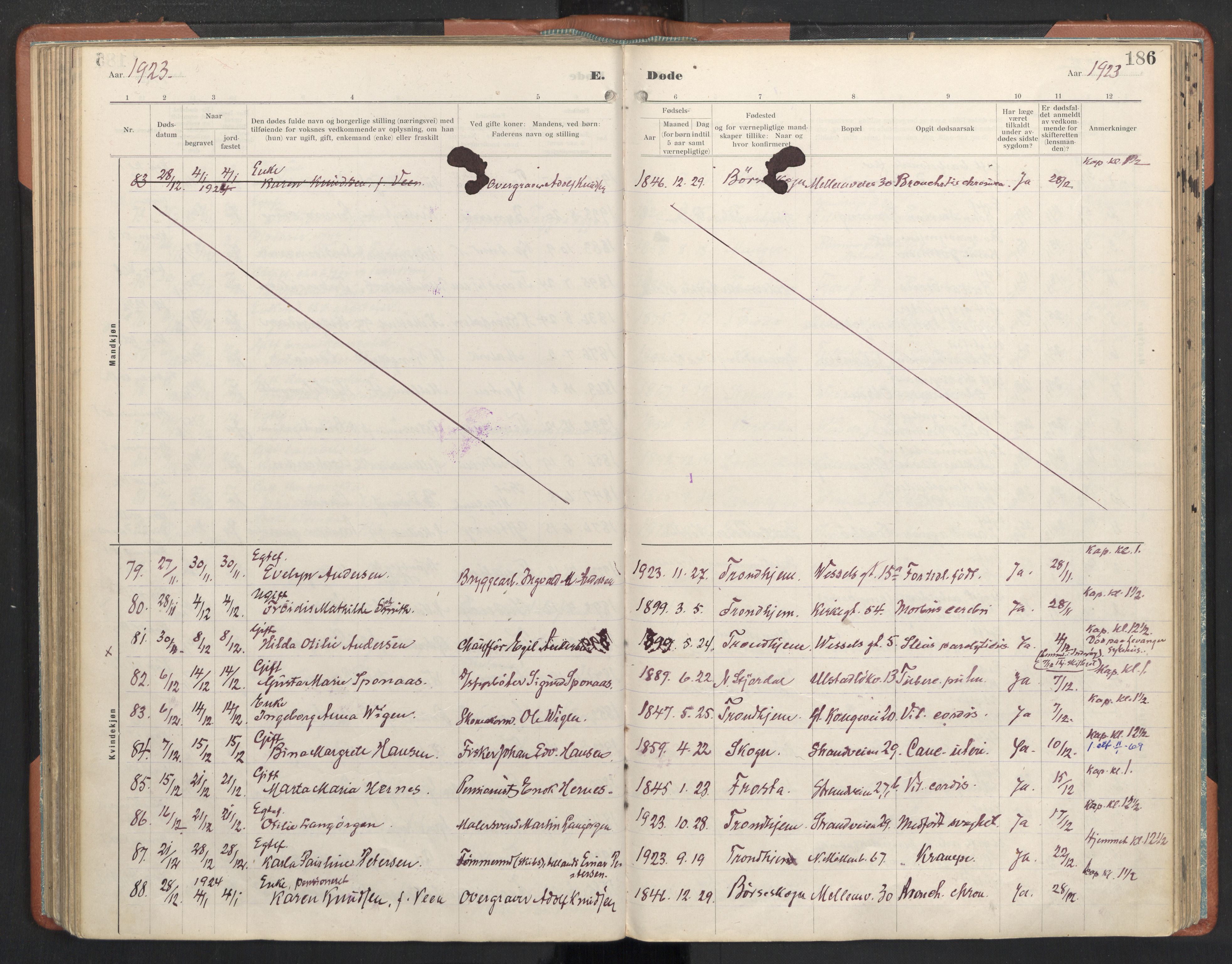 Ministerialprotokoller, klokkerbøker og fødselsregistre - Sør-Trøndelag, AV/SAT-A-1456/605/L0245: Parish register (official) no. 605A07, 1916-1938, p. 186