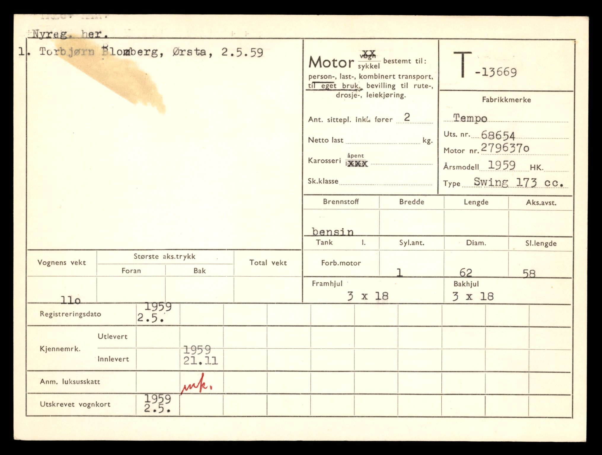 Møre og Romsdal vegkontor - Ålesund trafikkstasjon, SAT/A-4099/F/Fe/L0040: Registreringskort for kjøretøy T 13531 - T 13709, 1927-1998, p. 2365