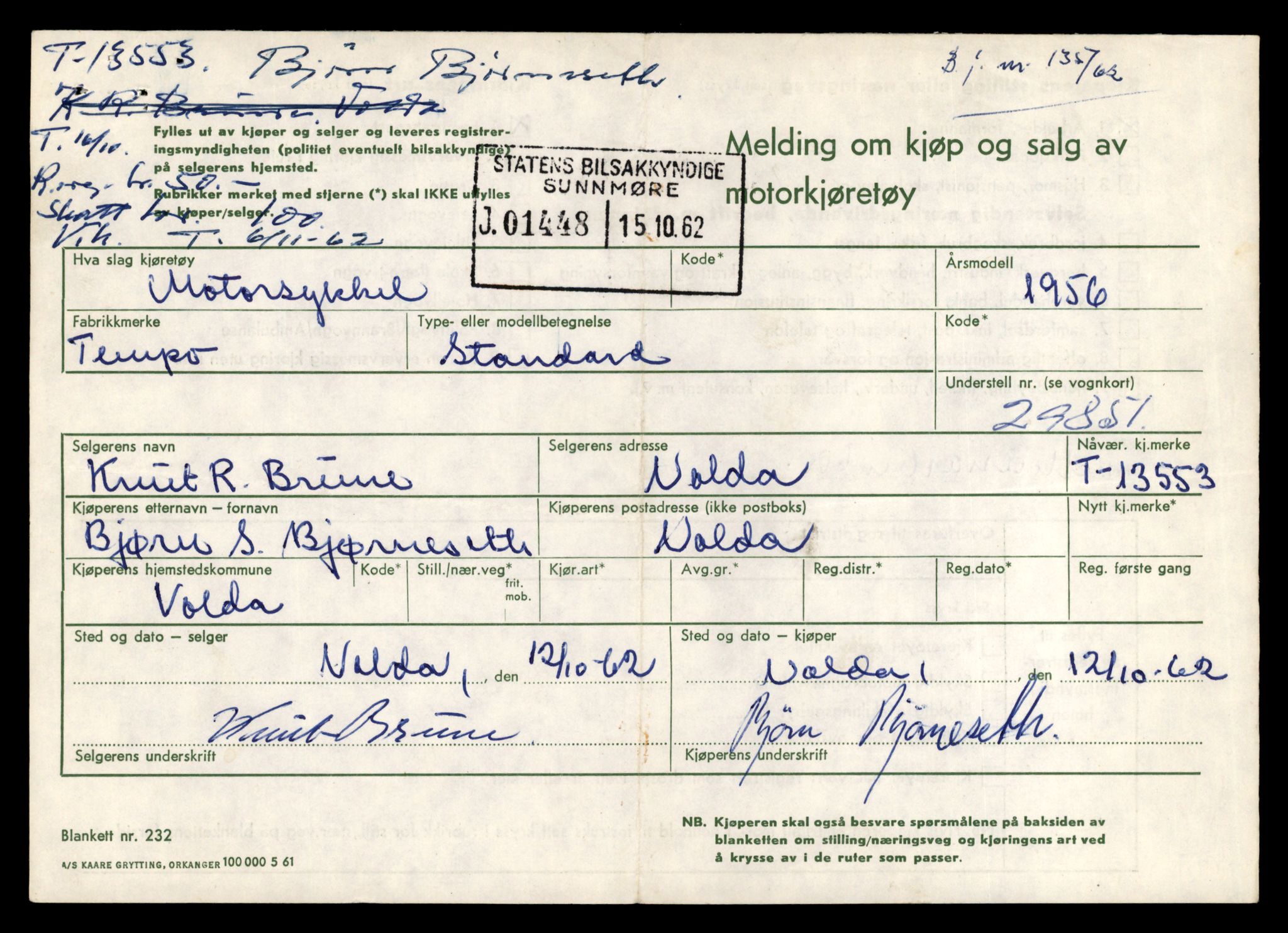 Møre og Romsdal vegkontor - Ålesund trafikkstasjon, AV/SAT-A-4099/F/Fe/L0040: Registreringskort for kjøretøy T 13531 - T 13709, 1927-1998, p. 443