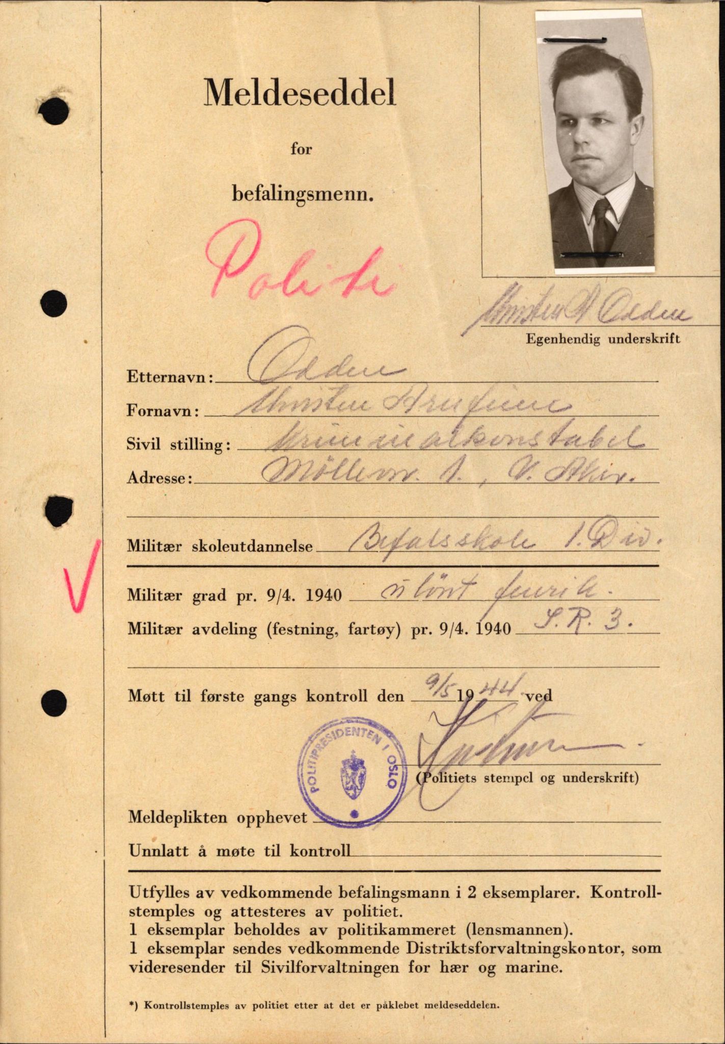 Forsvaret, Forsvarets krigshistoriske avdeling, AV/RA-RAFA-2017/Y/Yf/L0209: II-C-11-2121  -  Okkupasjonstiden.  Meldesedler for befal med foto og oppl. om militær grad 9. apr. 1940., 1944-1945, p. 438