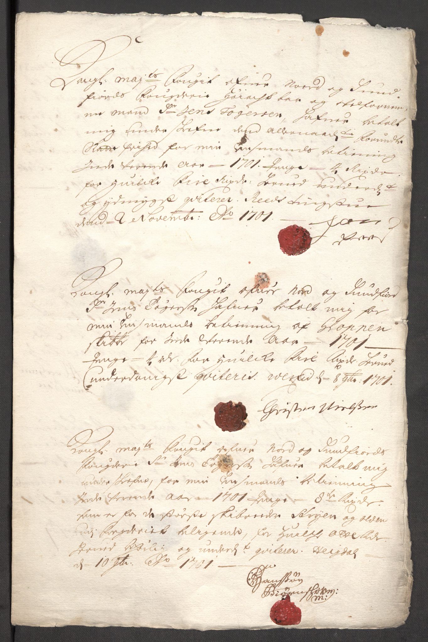 Rentekammeret inntil 1814, Reviderte regnskaper, Fogderegnskap, AV/RA-EA-4092/R53/L3425: Fogderegnskap Sunn- og Nordfjord, 1700-1701, p. 466