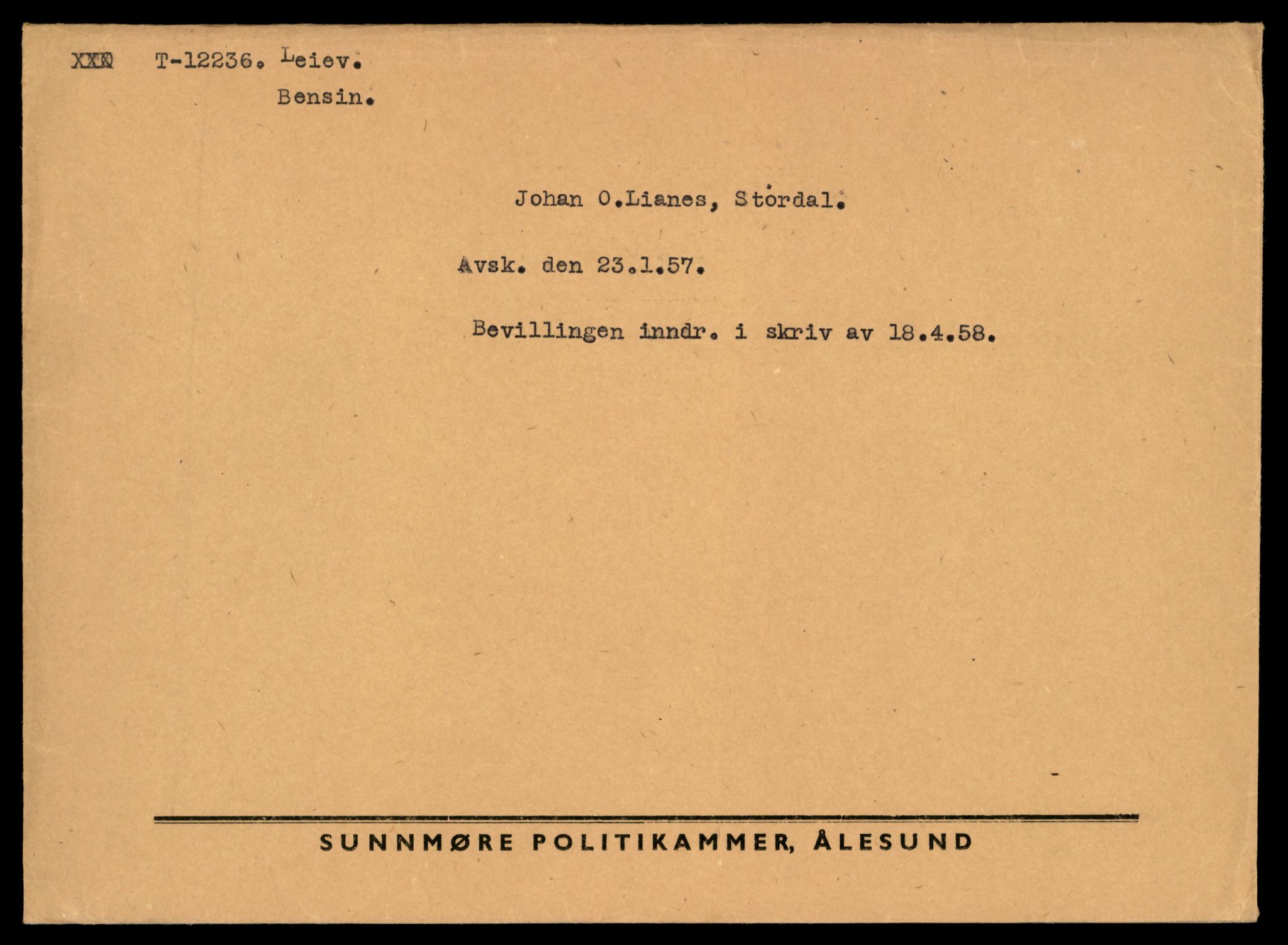 Møre og Romsdal vegkontor - Ålesund trafikkstasjon, AV/SAT-A-4099/F/Fe/L0033: Registreringskort for kjøretøy T 12151 - T 12474, 1927-1998, p. 2111