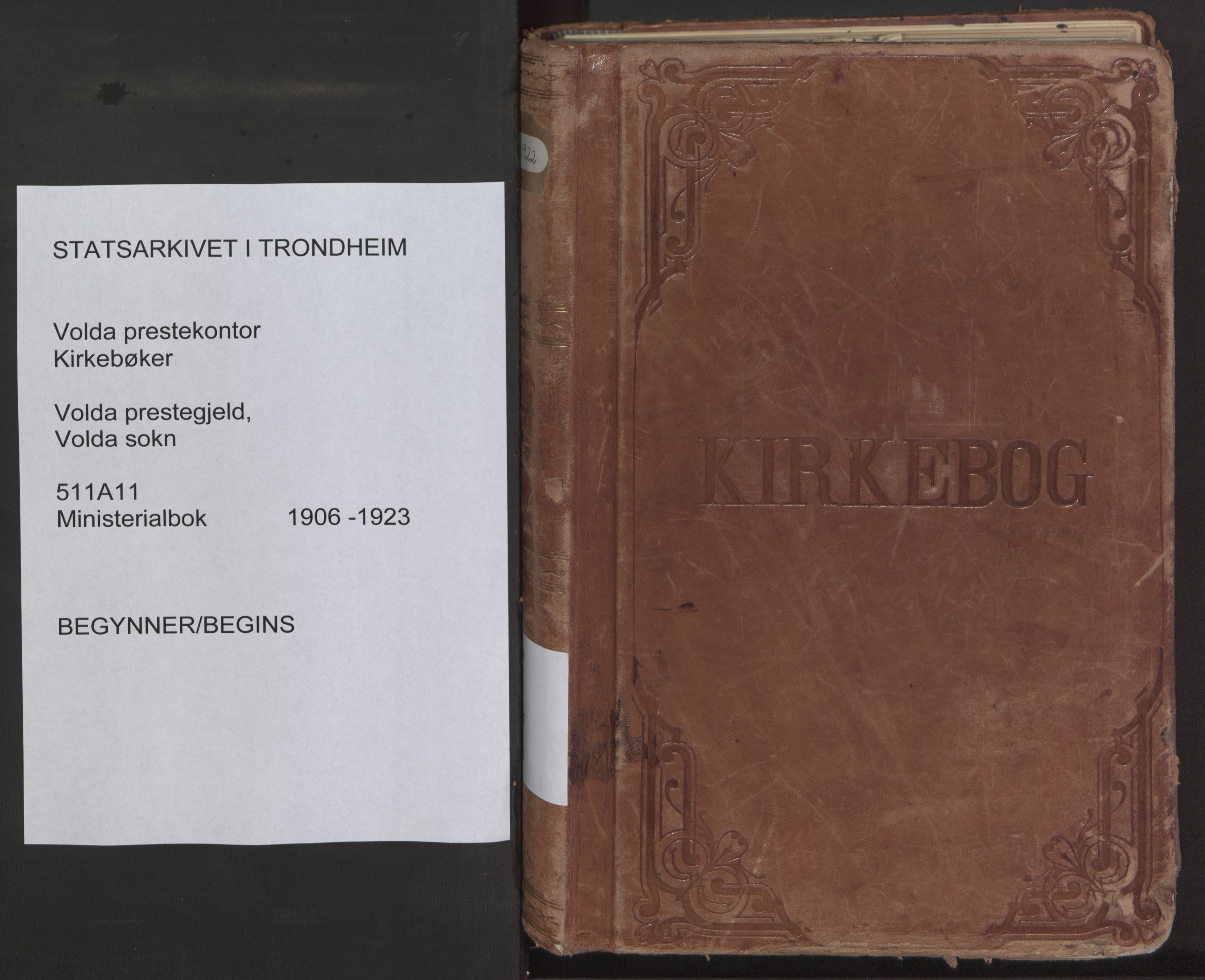 Ministerialprotokoller, klokkerbøker og fødselsregistre - Møre og Romsdal, SAT/A-1454/511/L0144: Parish register (official) no. 511A11, 1906-1923