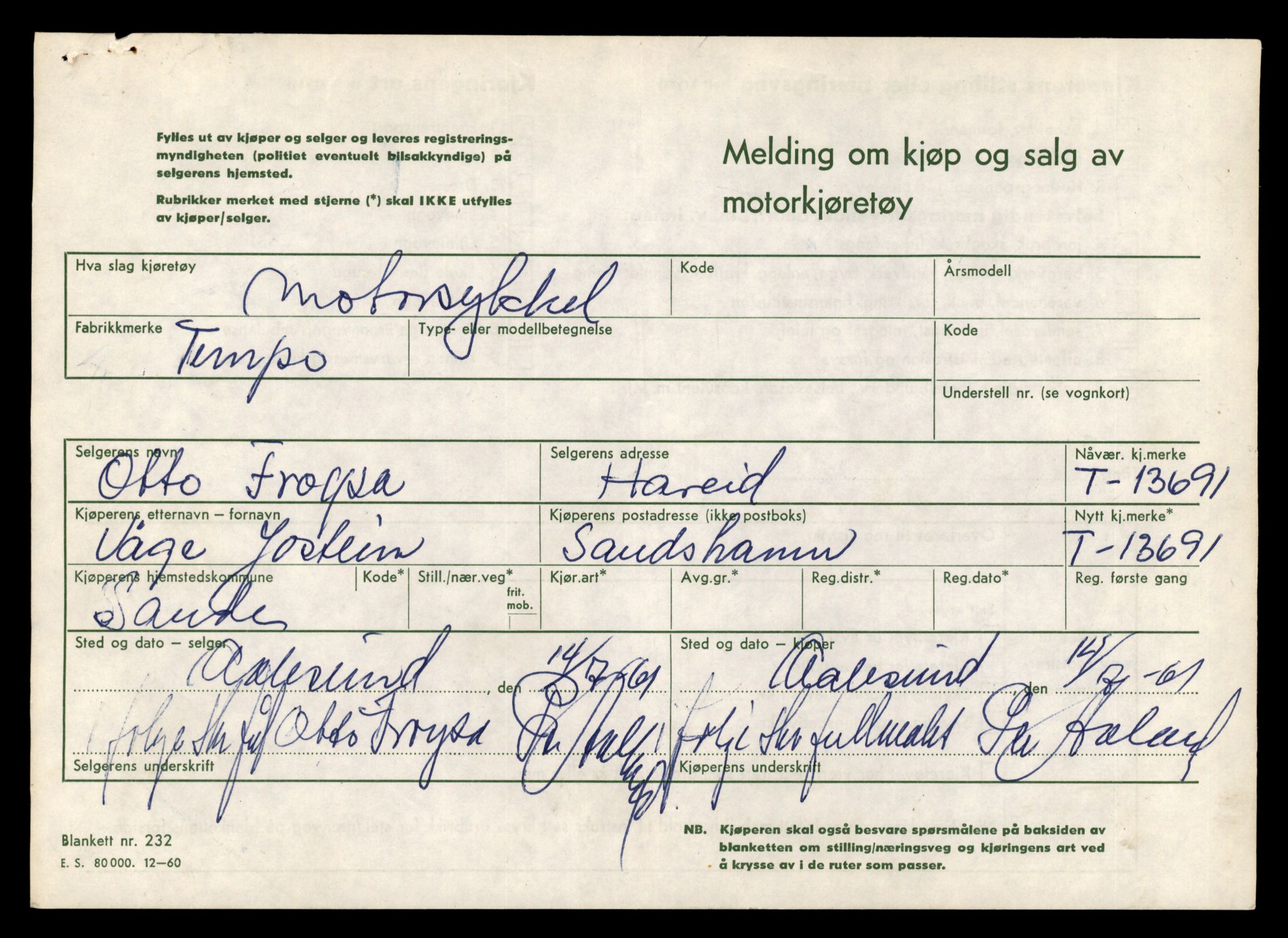 Møre og Romsdal vegkontor - Ålesund trafikkstasjon, AV/SAT-A-4099/F/Fe/L0040: Registreringskort for kjøretøy T 13531 - T 13709, 1927-1998, p. 2747