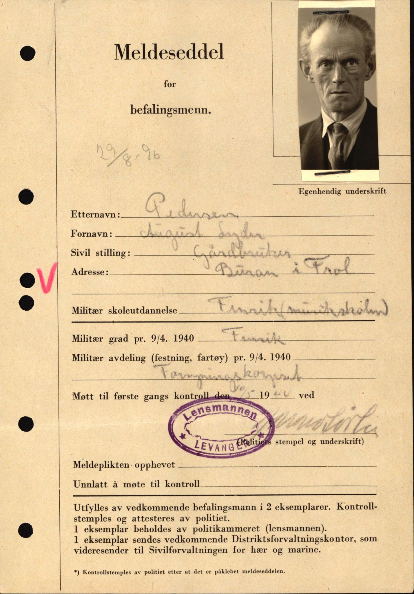 Forsvaret, Forsvarets krigshistoriske avdeling, AV/RA-RAFA-2017/Y/Yf/L0209: II-C-11-2121  -  Okkupasjonstiden.  Meldesedler for befal med foto og oppl. om militær grad 9. apr. 1940., 1944-1945, p. 501