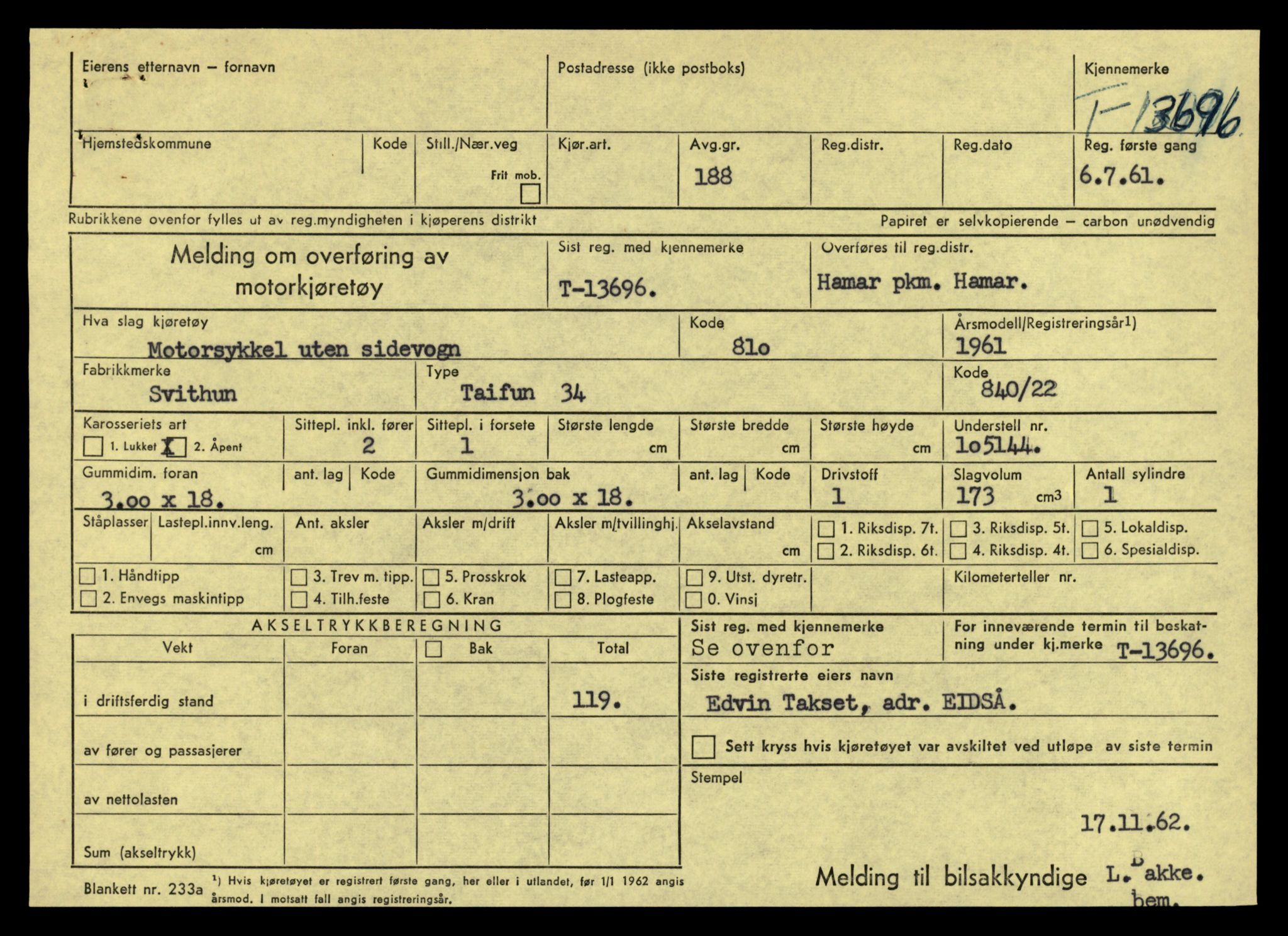 Møre og Romsdal vegkontor - Ålesund trafikkstasjon, AV/SAT-A-4099/F/Fe/L0040: Registreringskort for kjøretøy T 13531 - T 13709, 1927-1998, p. 2815