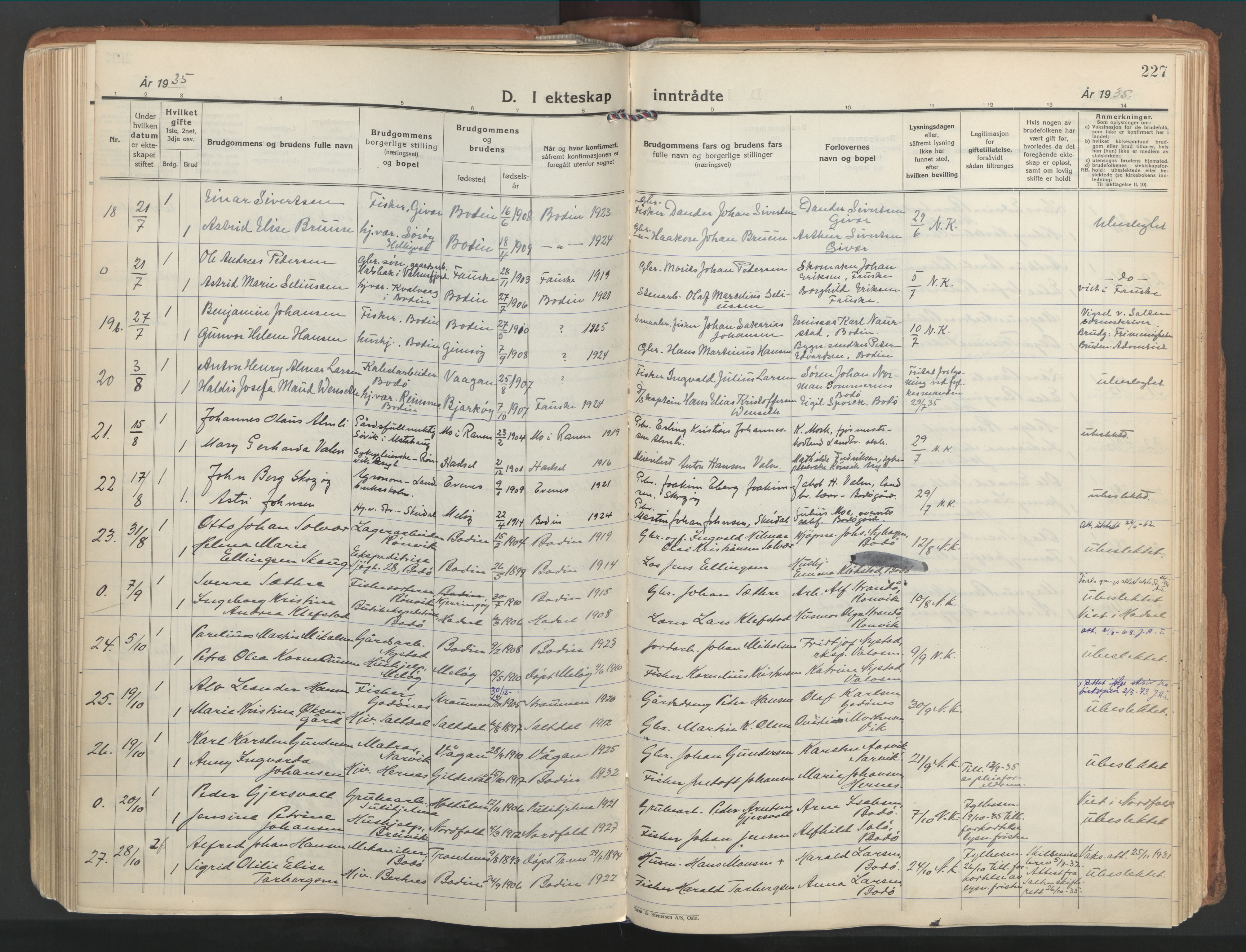 Ministerialprotokoller, klokkerbøker og fødselsregistre - Nordland, AV/SAT-A-1459/802/L0061: Parish register (official) no. 802A08, 1933-1946, p. 227