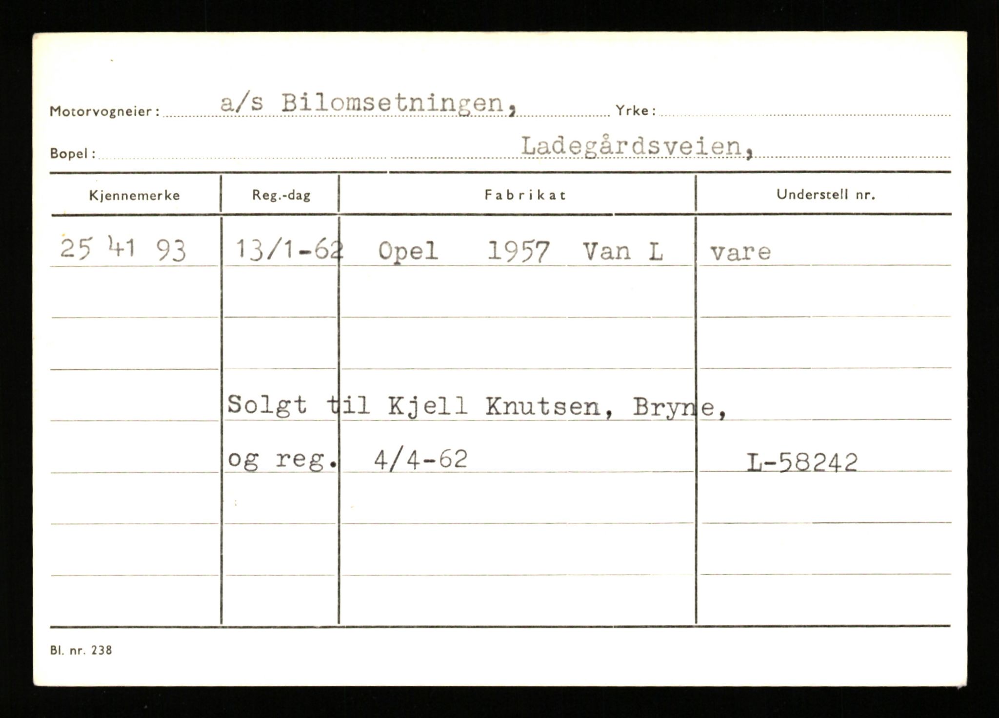 Stavanger trafikkstasjon, AV/SAST-A-101942/0/G/L0011: Registreringsnummer: 240000 - 363477, 1930-1971, p. 527