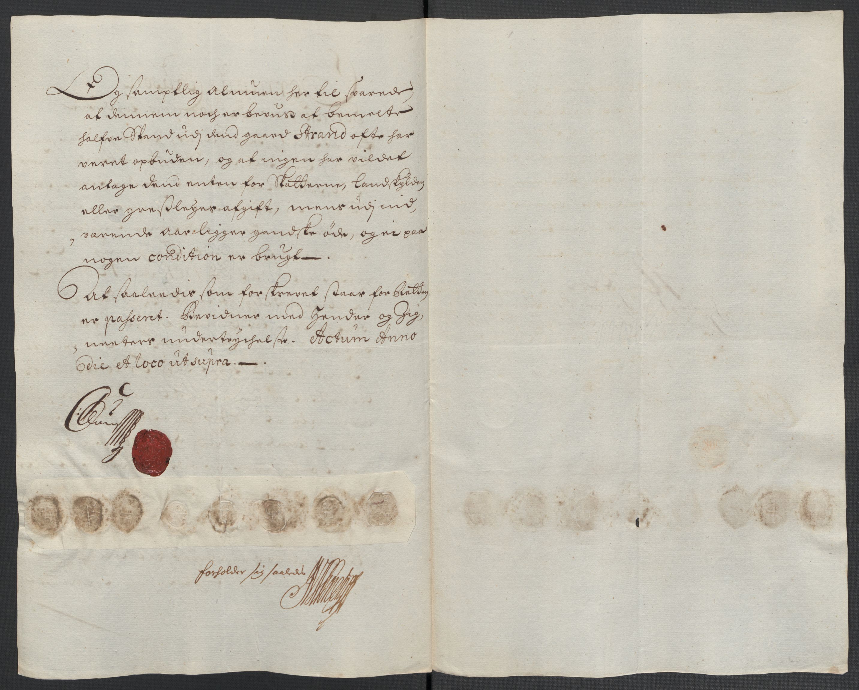 Rentekammeret inntil 1814, Reviderte regnskaper, Fogderegnskap, AV/RA-EA-4092/R56/L3739: Fogderegnskap Nordmøre, 1700-1702, p. 296