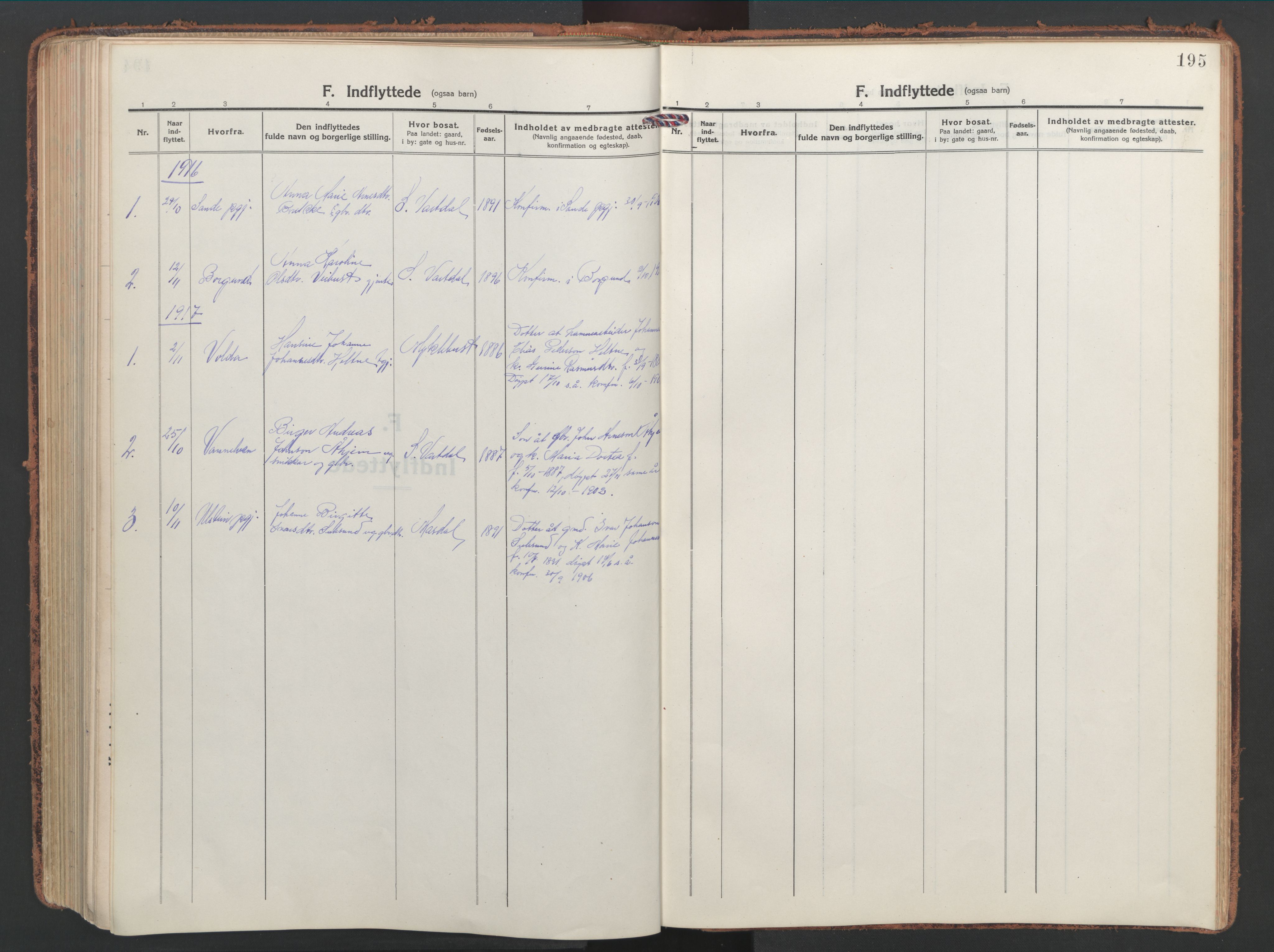 Ministerialprotokoller, klokkerbøker og fødselsregistre - Møre og Romsdal, AV/SAT-A-1454/514/L0202: Parish register (copy) no. 514C02, 1916-1944, p. 195