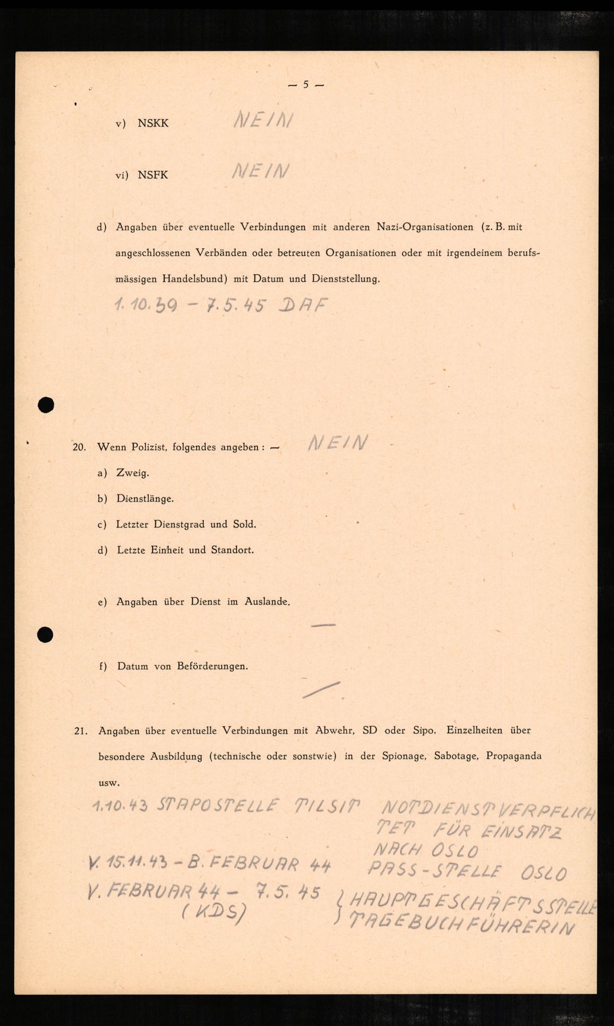Forsvaret, Forsvarets overkommando II, RA/RAFA-3915/D/Db/L0004: CI Questionaires. Tyske okkupasjonsstyrker i Norge. Tyskere., 1945-1946, p. 80