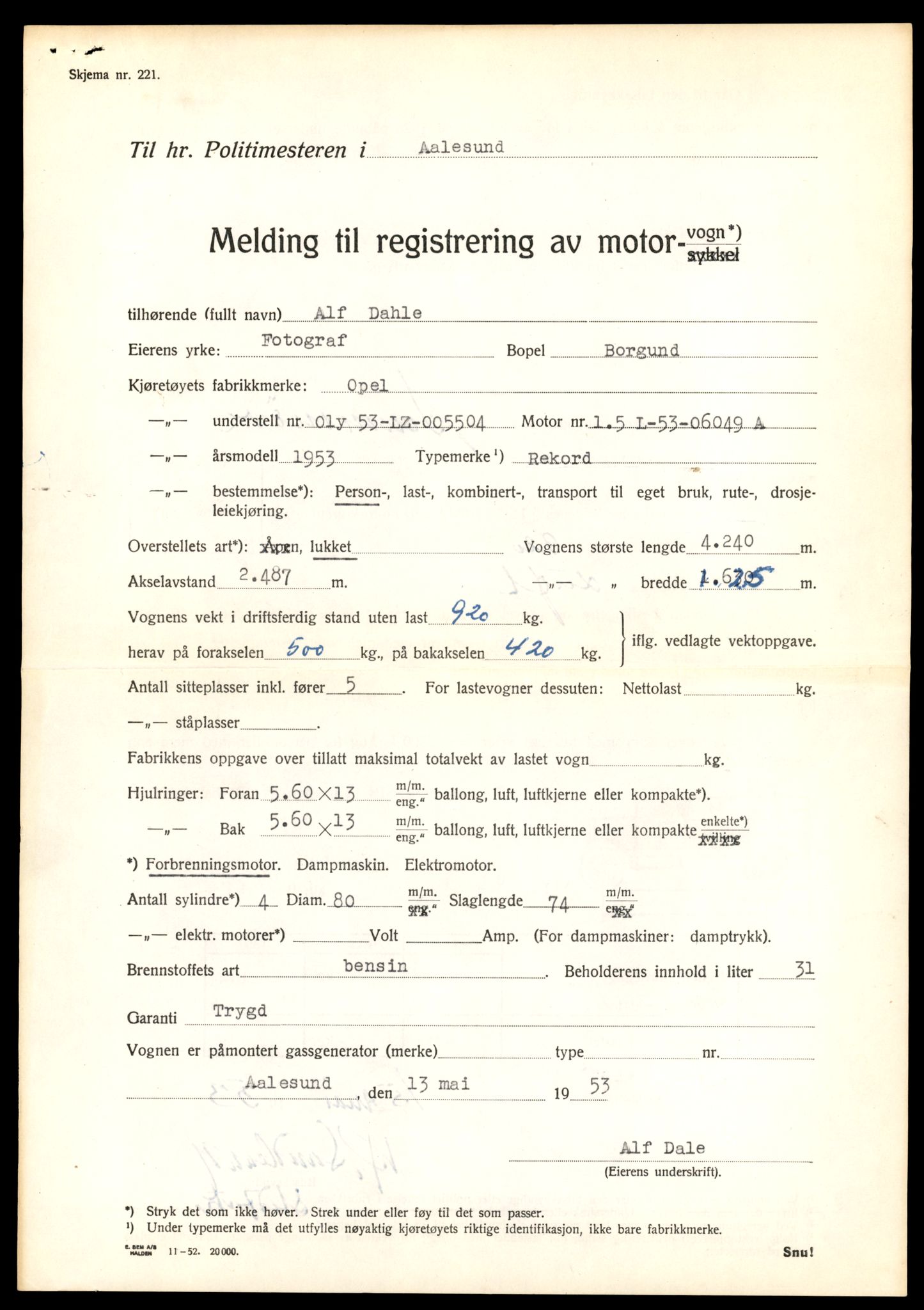 Møre og Romsdal vegkontor - Ålesund trafikkstasjon, AV/SAT-A-4099/F/Fe/L0043: Registreringskort for kjøretøy T 14080 - T 14204, 1927-1998, p. 2487