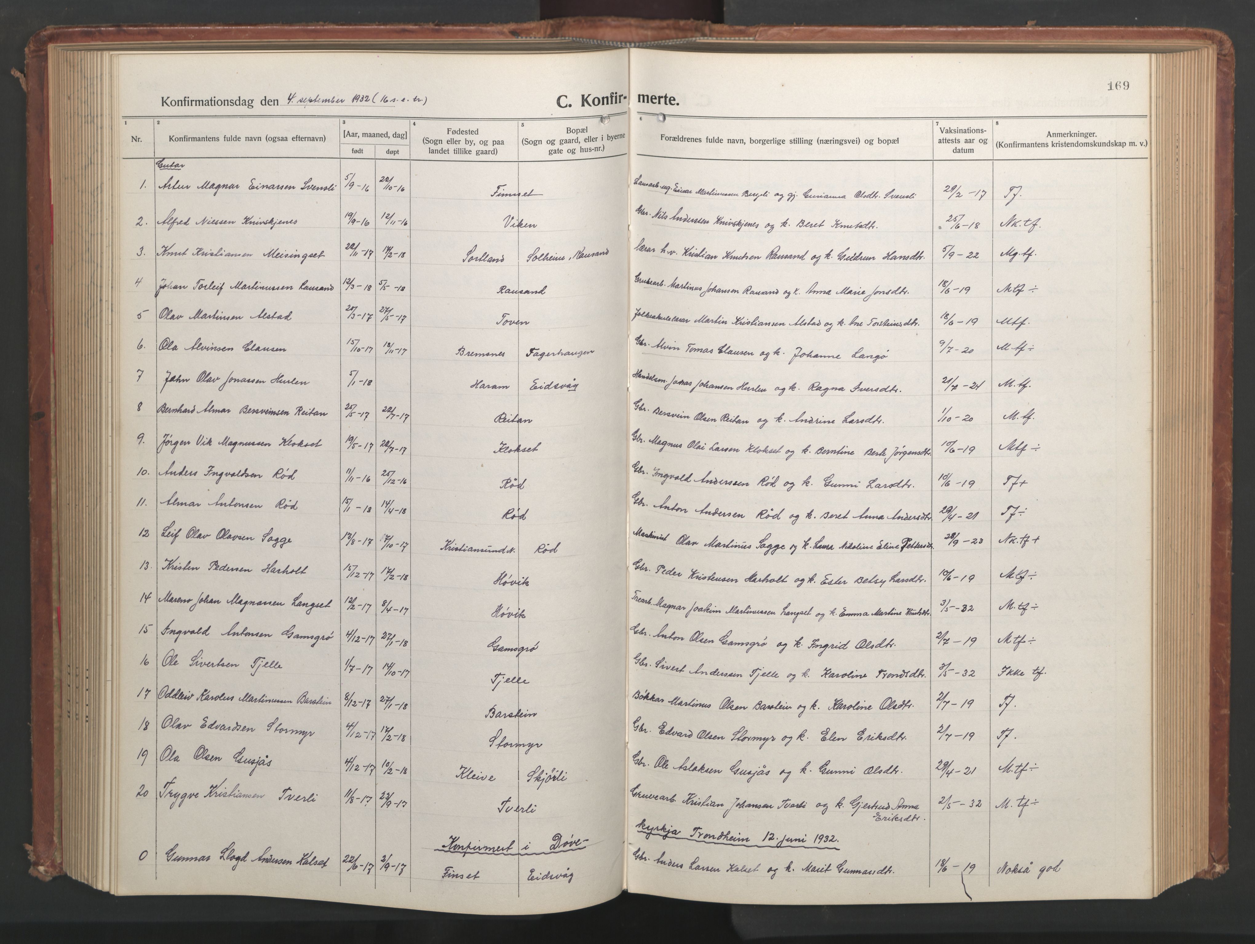 Ministerialprotokoller, klokkerbøker og fødselsregistre - Møre og Romsdal, SAT/A-1454/551/L0633: Parish register (copy) no. 551C05, 1921-1961, p. 169
