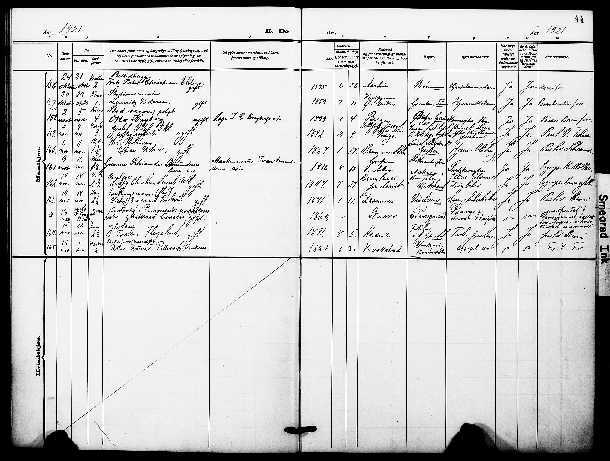 Oslo domkirke Kirkebøker, AV/SAO-A-10752/F/Fa/L0037: Parish register (official) no. 37, 1919-1930, p. 44