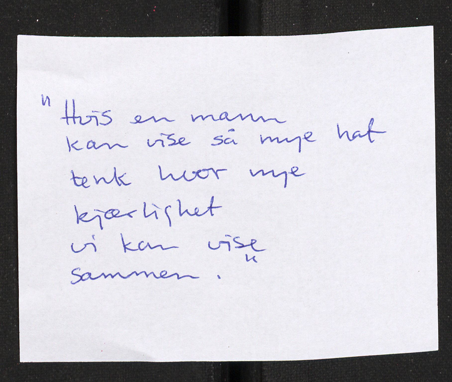 Minnemateriale etter 22.07.2011, RA/S-6313/01/F/Fa/L0062/0002: Wexels-statuen / Hilsener, tekst, 2011