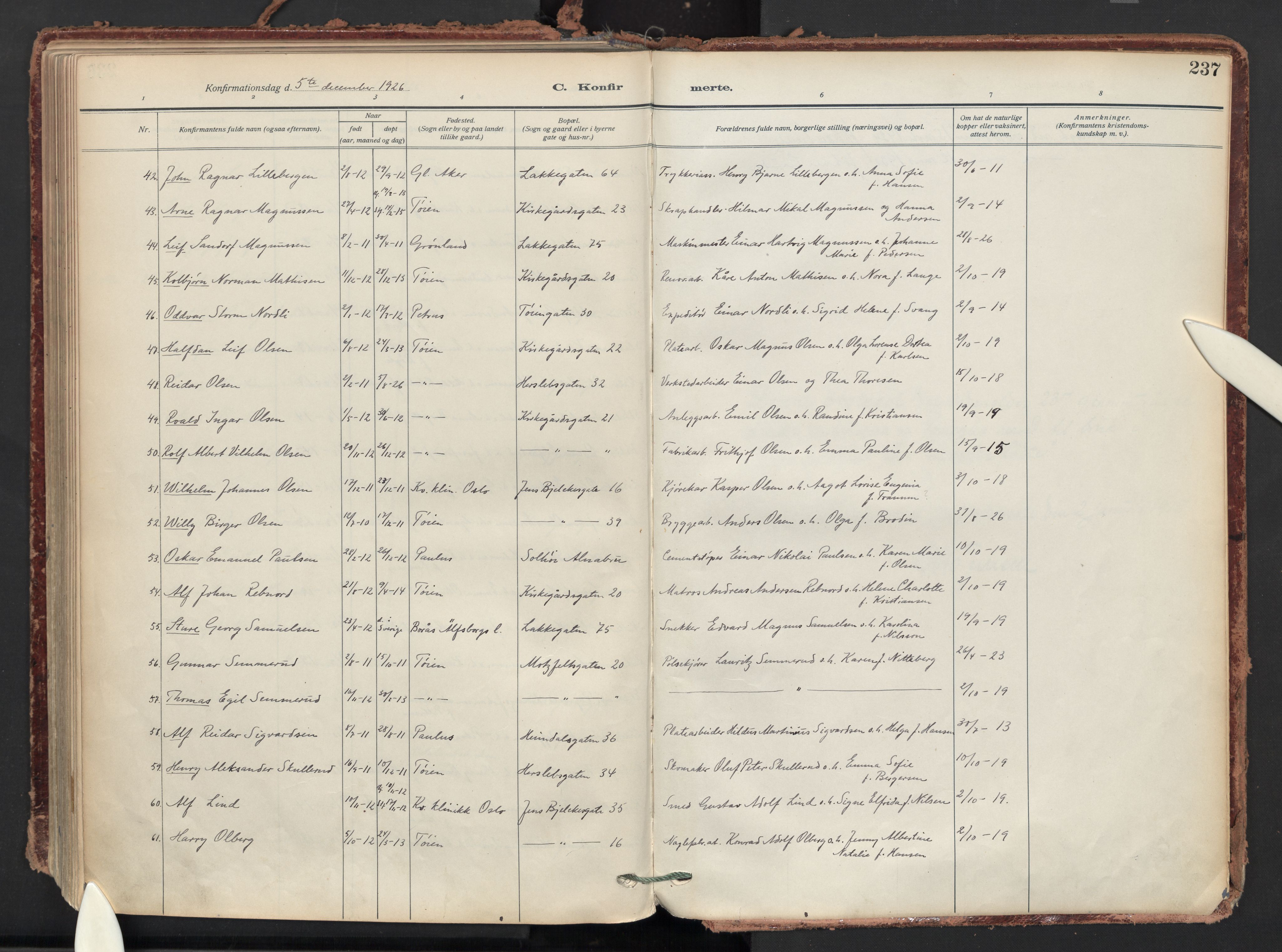 Tøyen prestekontor Kirkebøker, AV/SAO-A-10167a/F/Fa/L0004: Parish register (official) no. I 4, 1917-1931, p. 237