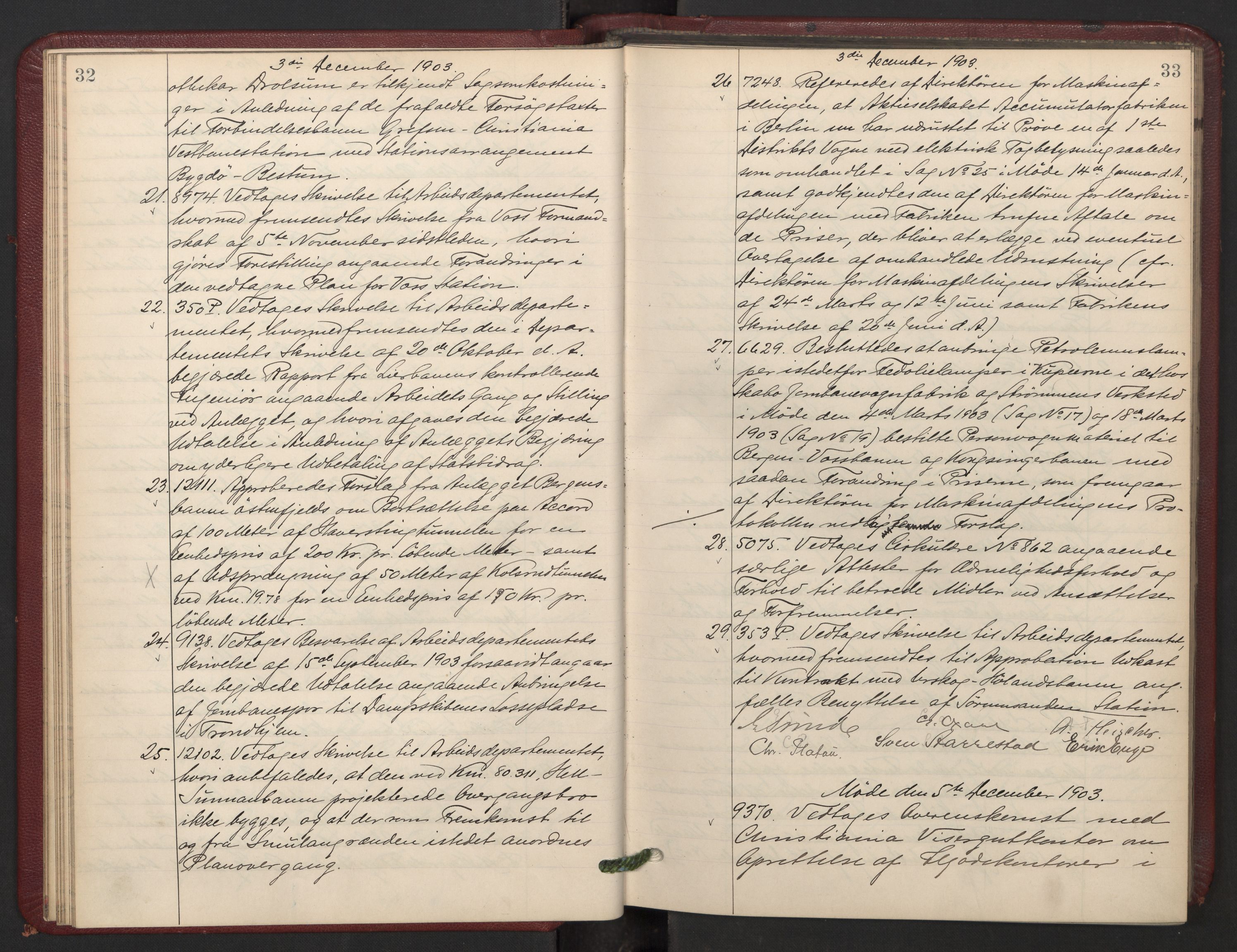 Norges statsbaner, Administrasjons- økonomi- og personalavdelingen, AV/RA-S-3412/A/Aa/L0007: Forhandlingsprotokoll, 1903-1905, p. 32-33