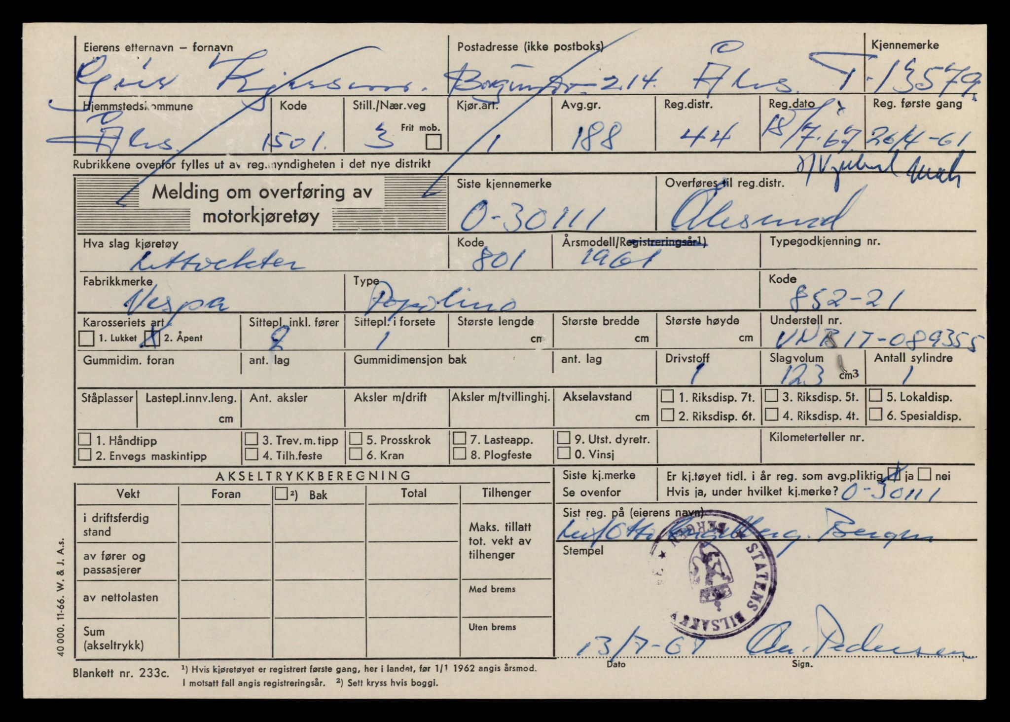 Møre og Romsdal vegkontor - Ålesund trafikkstasjon, SAT/A-4099/F/Fe/L0040: Registreringskort for kjøretøy T 13531 - T 13709, 1927-1998, p. 871