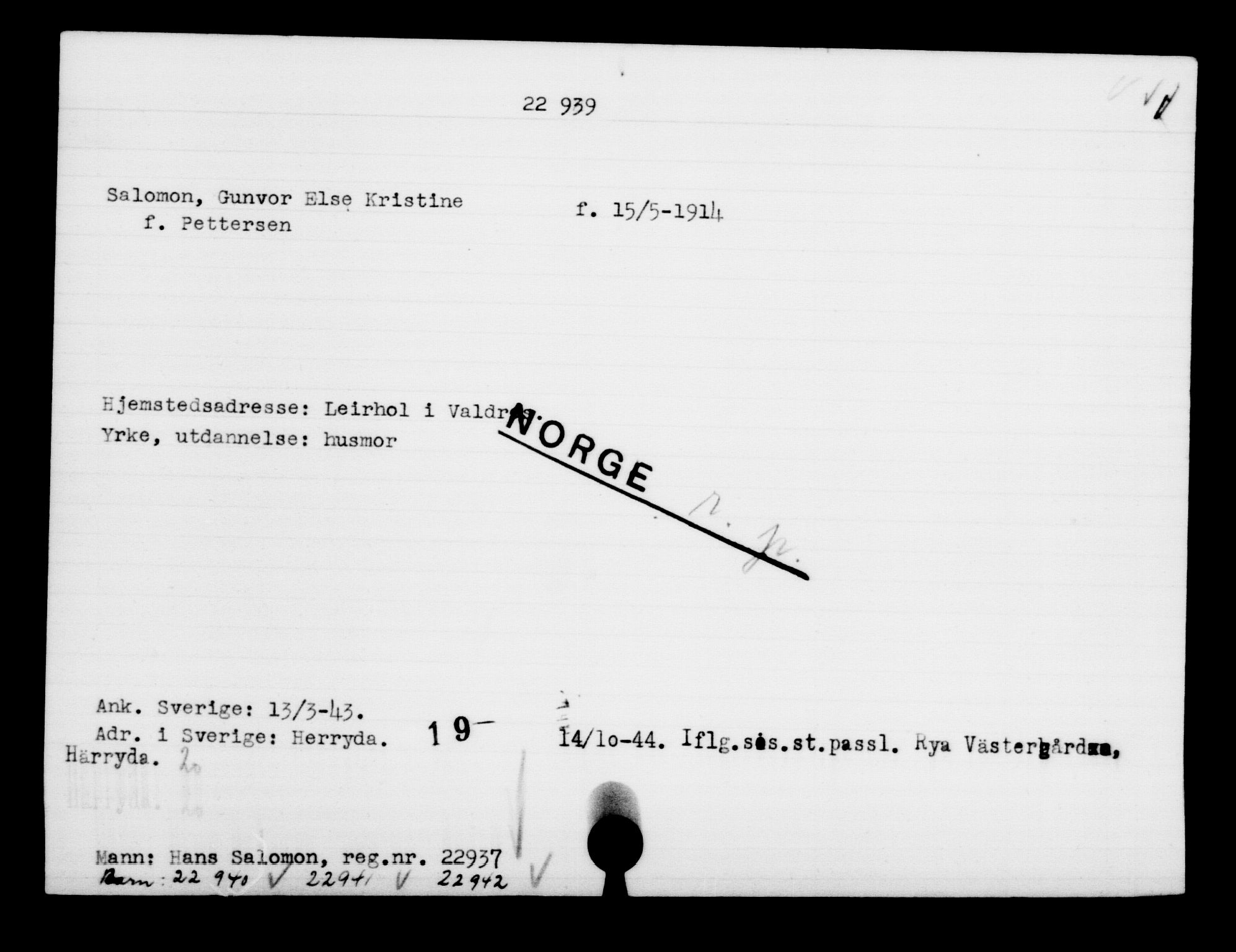 Den Kgl. Norske Legasjons Flyktningskontor, AV/RA-S-6753/V/Va/L0010: Kjesäterkartoteket.  Flyktningenr. 22000-25314, 1940-1945, p. 1017