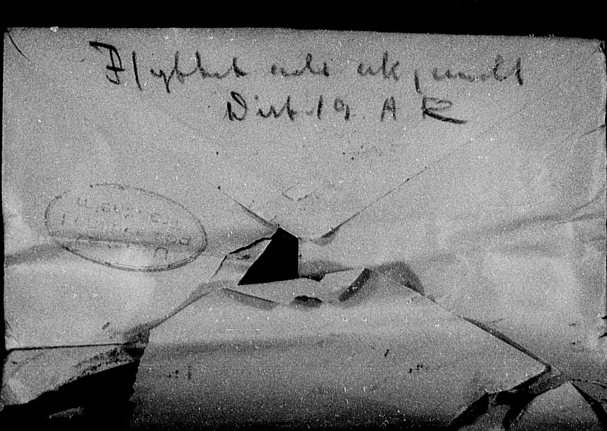 Justisdepartementet, Tilbakeføringskontoret for inndratte formuer, AV/RA-S-1564/H/Hc/Hca/L0897: --, 1945-1947, p. 4