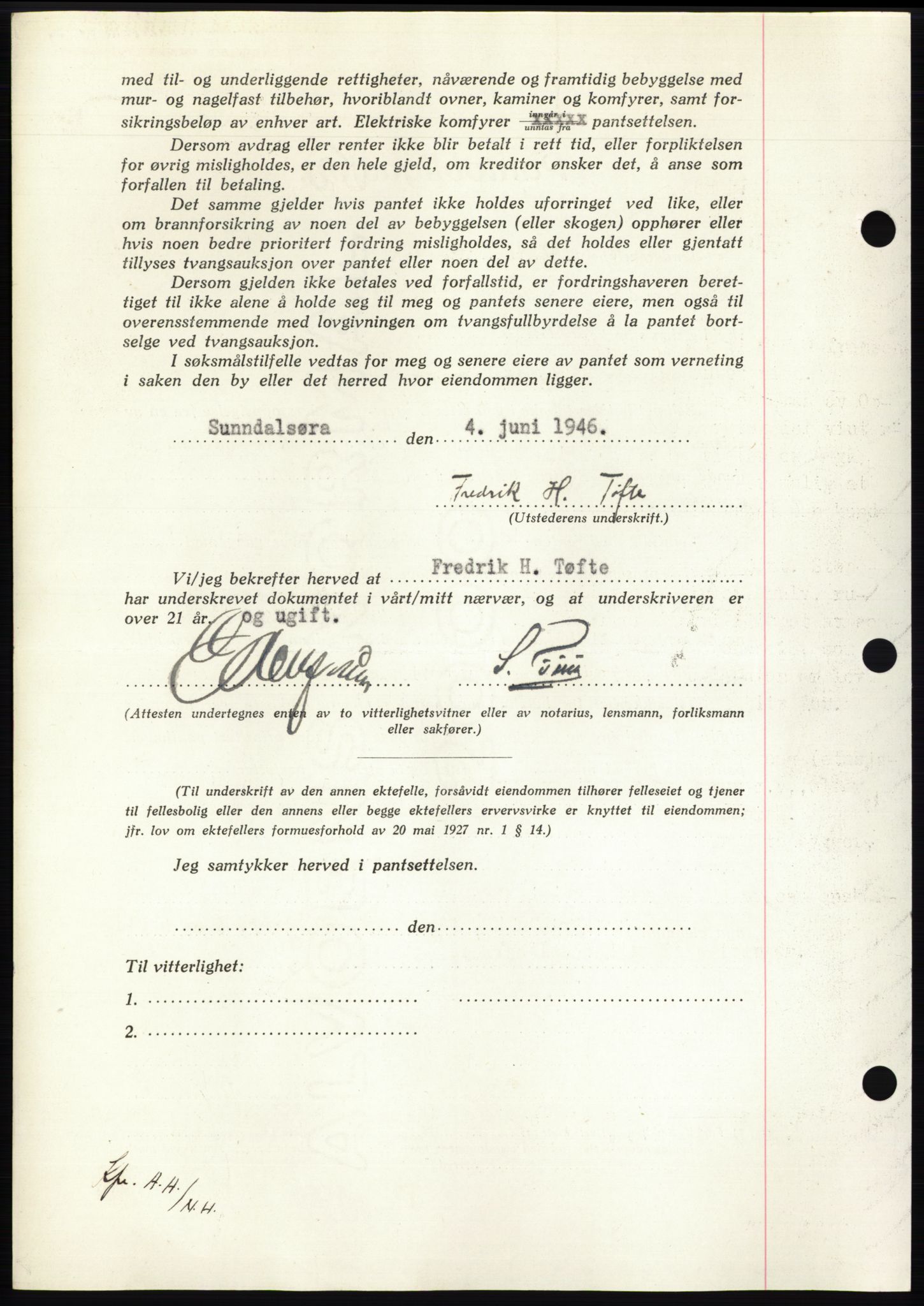 Nordmøre sorenskriveri, AV/SAT-A-4132/1/2/2Ca: Mortgage book no. B94, 1946-1946, Diary no: : 1233/1946