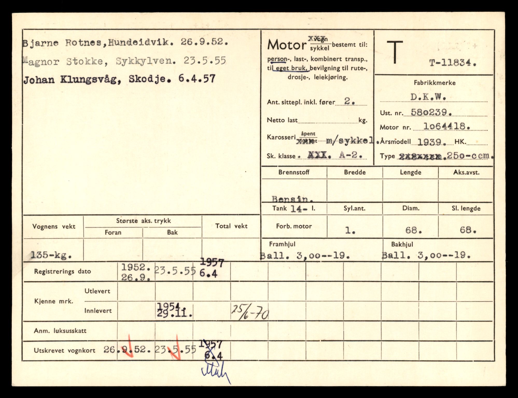Møre og Romsdal vegkontor - Ålesund trafikkstasjon, AV/SAT-A-4099/F/Fe/L0031: Registreringskort for kjøretøy T 11800 - T 11996, 1927-1998, p. 671