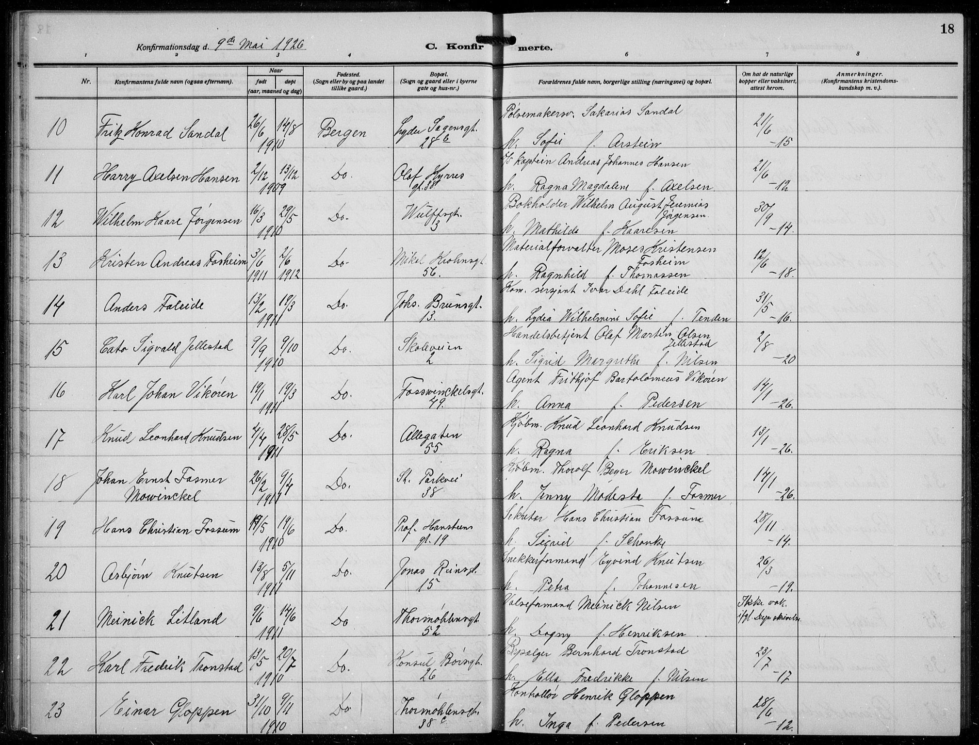 Johanneskirken sokneprestembete, AV/SAB-A-76001/H/Hab: Parish register (copy) no. B  3, 1925-1935, p. 17b-18a