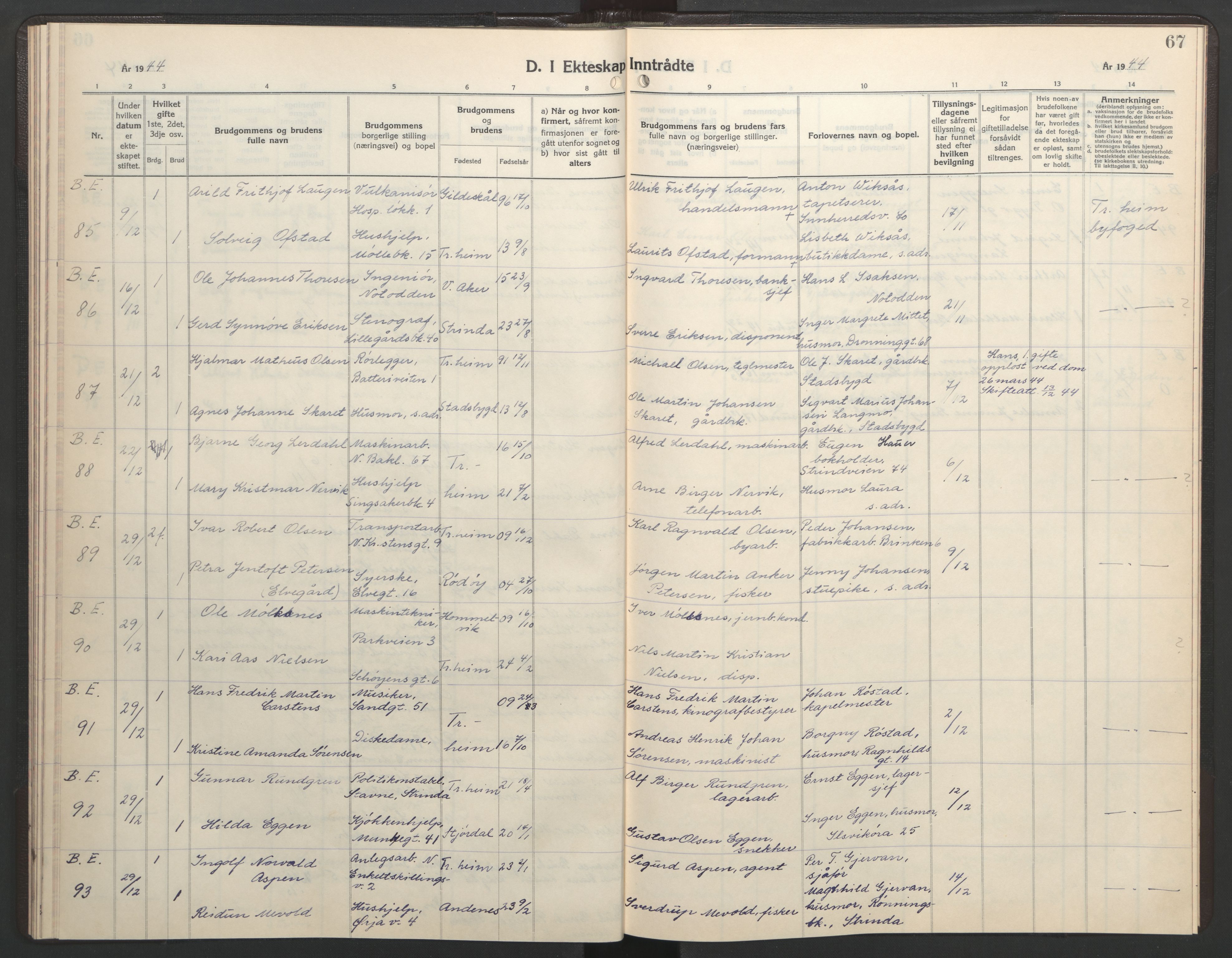 Ministerialprotokoller, klokkerbøker og fødselsregistre - Sør-Trøndelag, AV/SAT-A-1456/602/L0154: Parish register (copy) no. 602C22, 1940-1947, p. 67