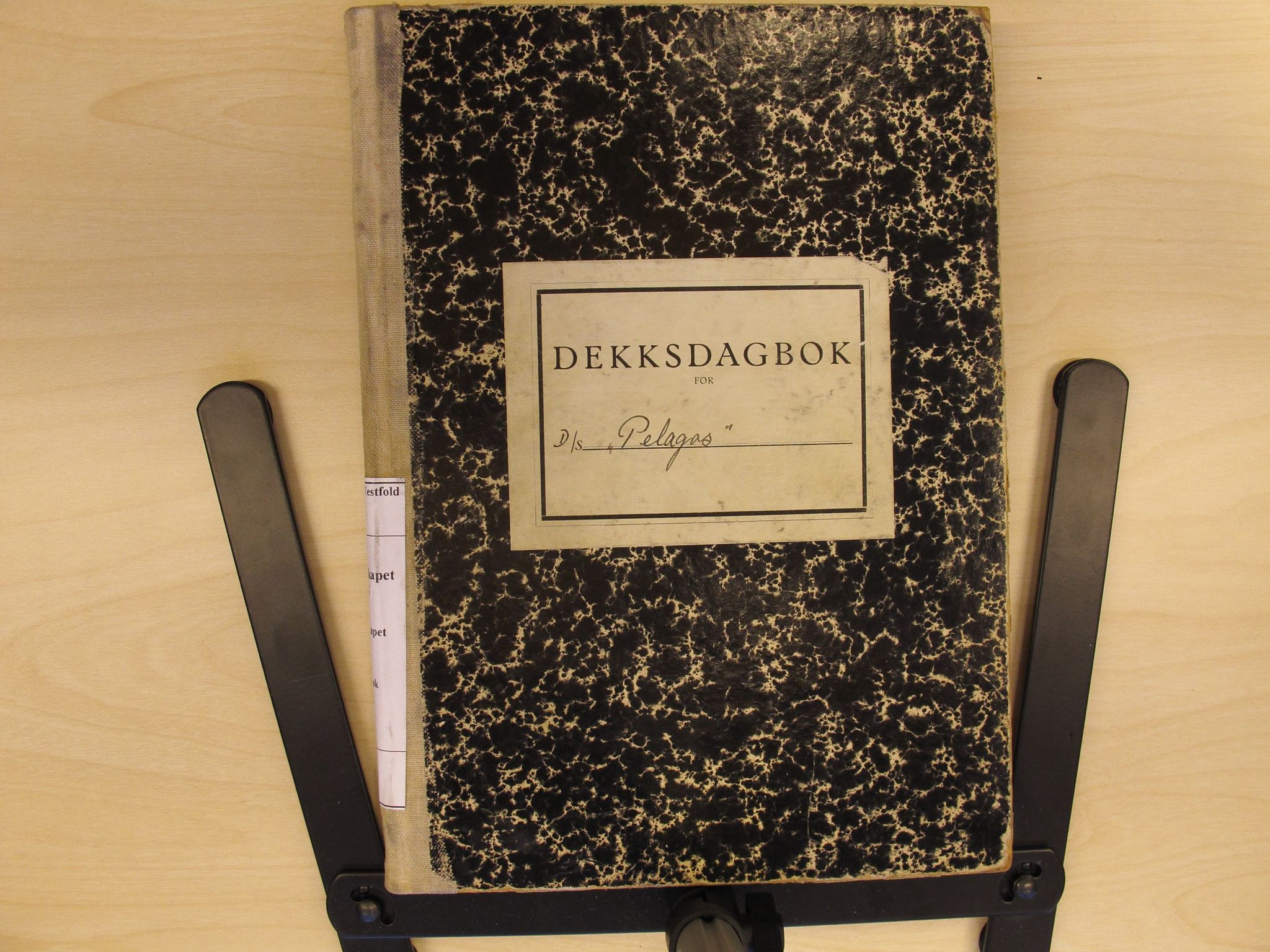 Pa 262 - Hvalfangerselskapet Pelagos AS, VEMU/A-1330/F/Fa/L0106: Pelagos, fl.k.  - dekksdagbok, 1951-1952