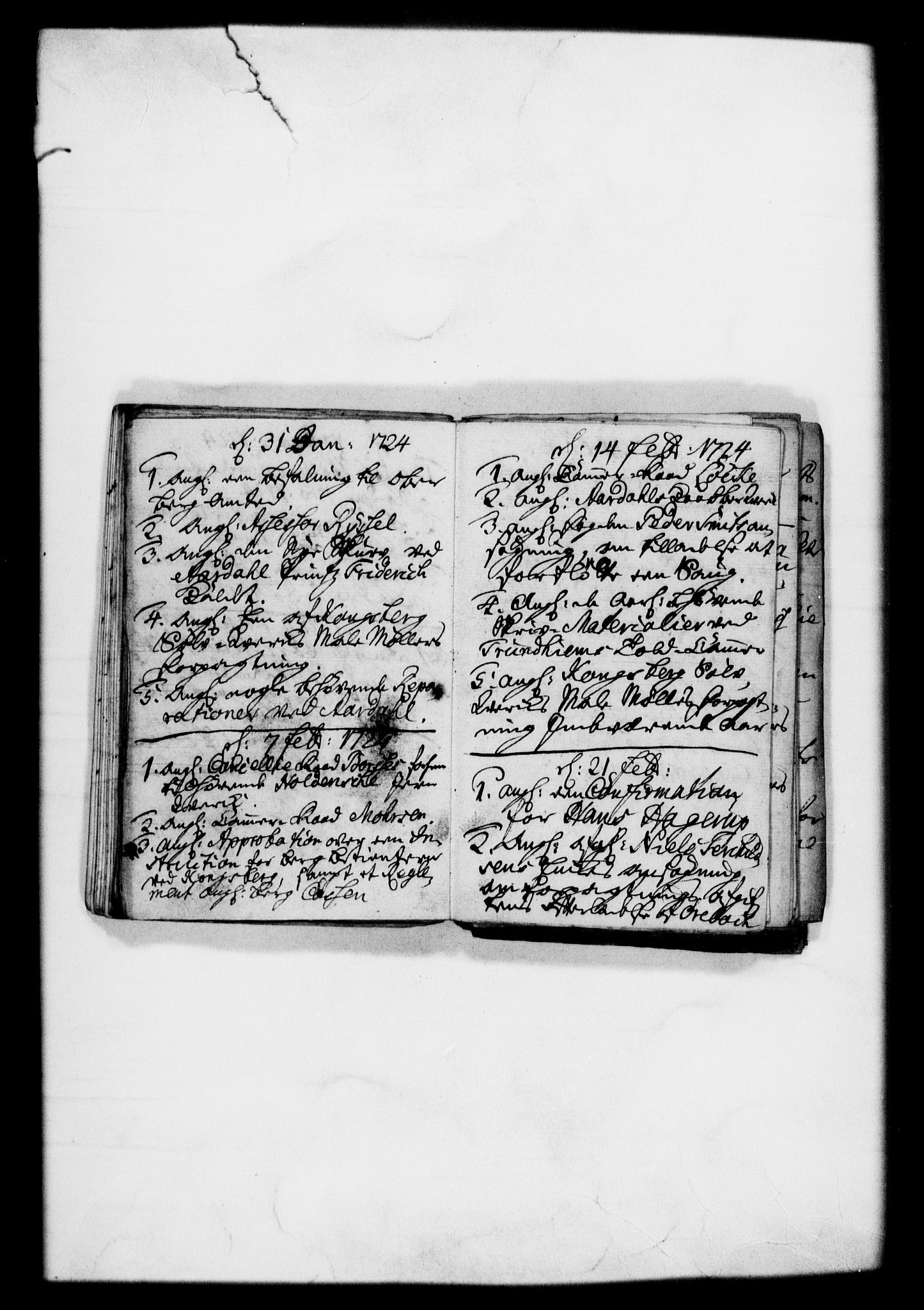 Rentekammeret, Kammerkanselliet, RA/EA-3111/G/Gf/Gfb/L0001: Register til norske relasjons- og resolusjonsprotokoller (merket RK 52.96), 1720-1749, p. 42
