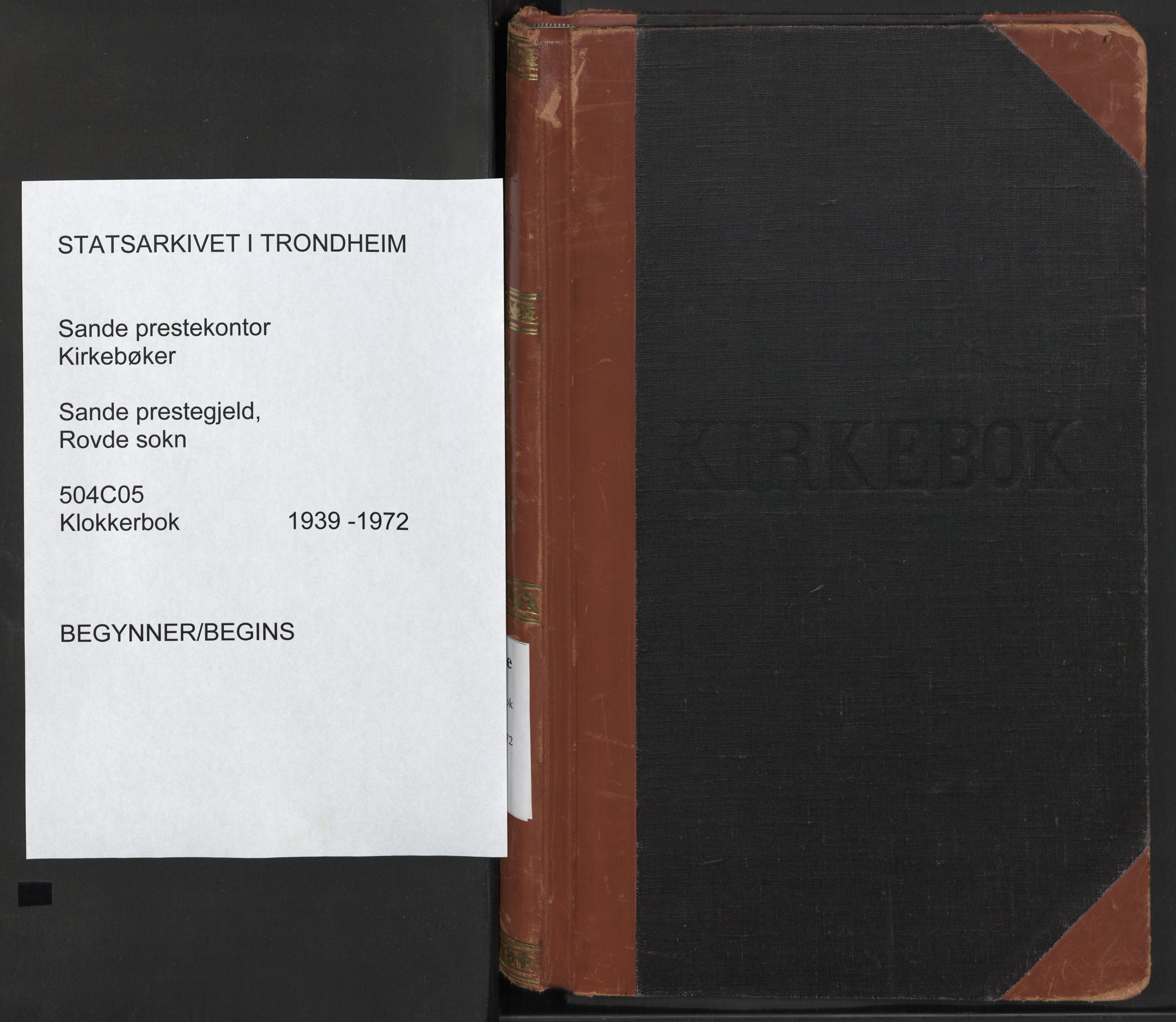 Ministerialprotokoller, klokkerbøker og fødselsregistre - Møre og Romsdal, SAT/A-1454/504/L0063: Parish register (copy) no. 504C05, 1939-1972