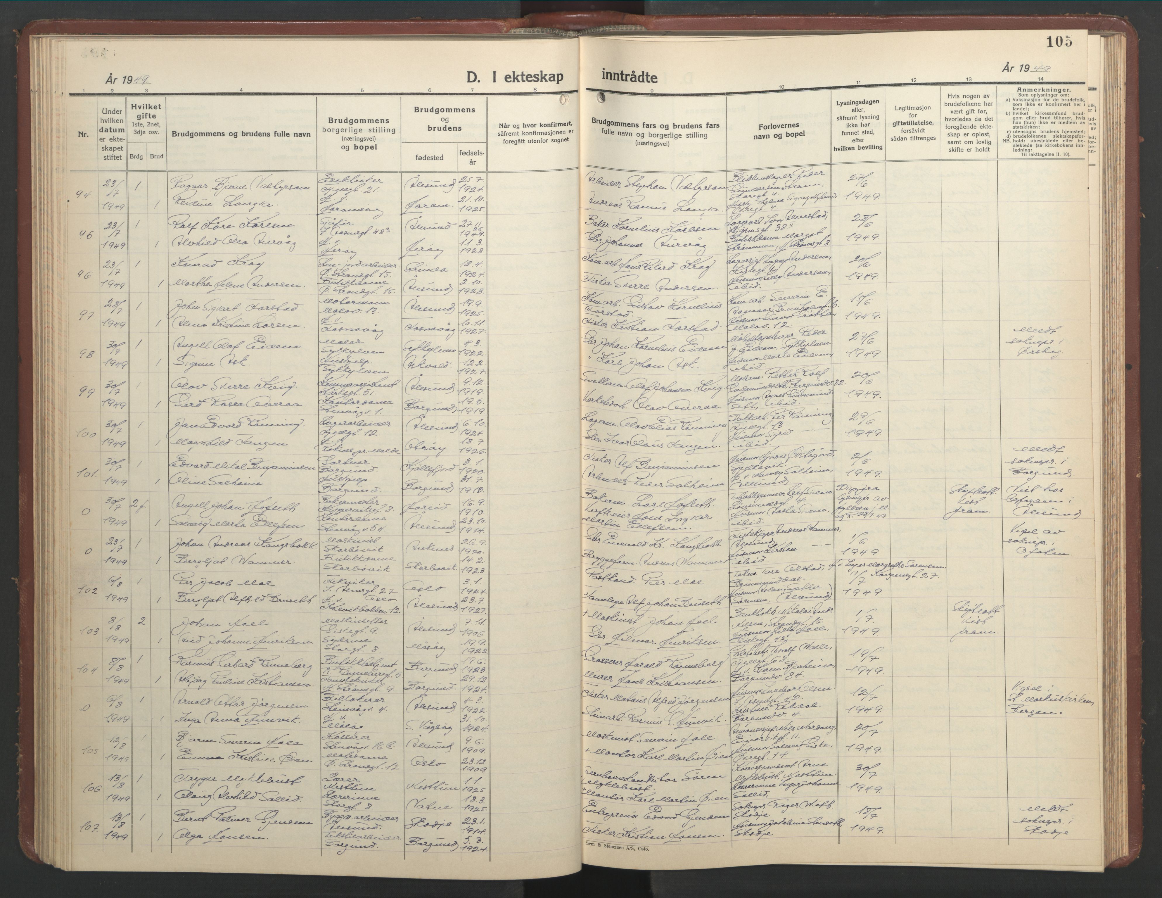 Ministerialprotokoller, klokkerbøker og fødselsregistre - Møre og Romsdal, AV/SAT-A-1454/529/L0479: Parish register (copy) no. 529C16, 1941-1950, p. 105