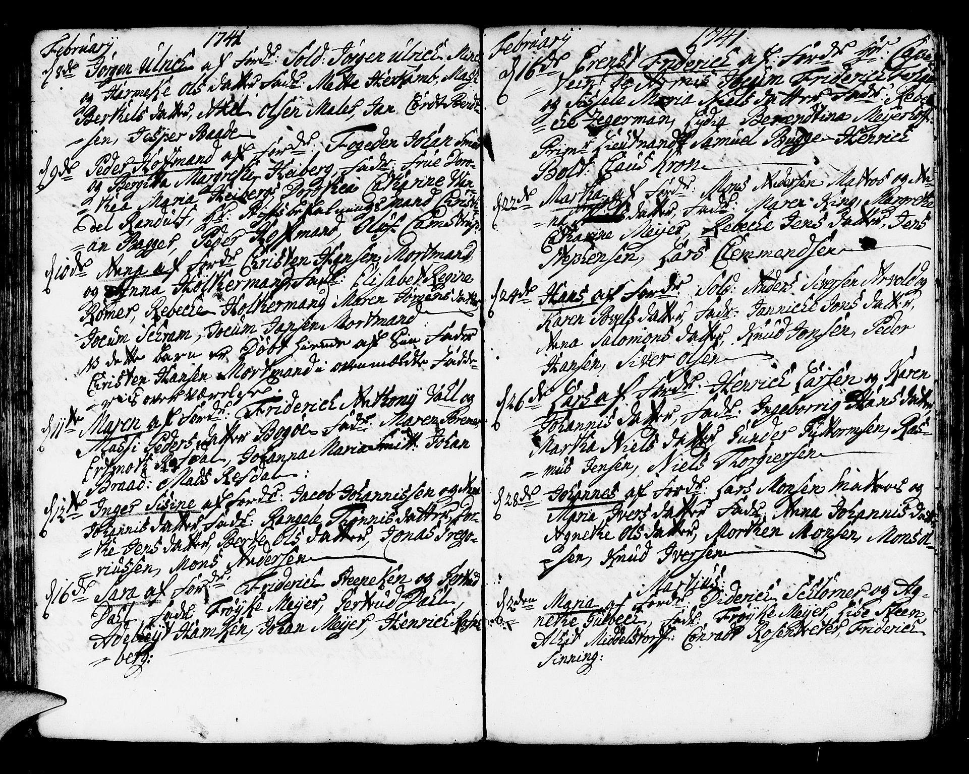 Korskirken sokneprestembete, AV/SAB-A-76101/H/Haa/L0004: Parish register (official) no. A 4, 1720-1750, p. 222