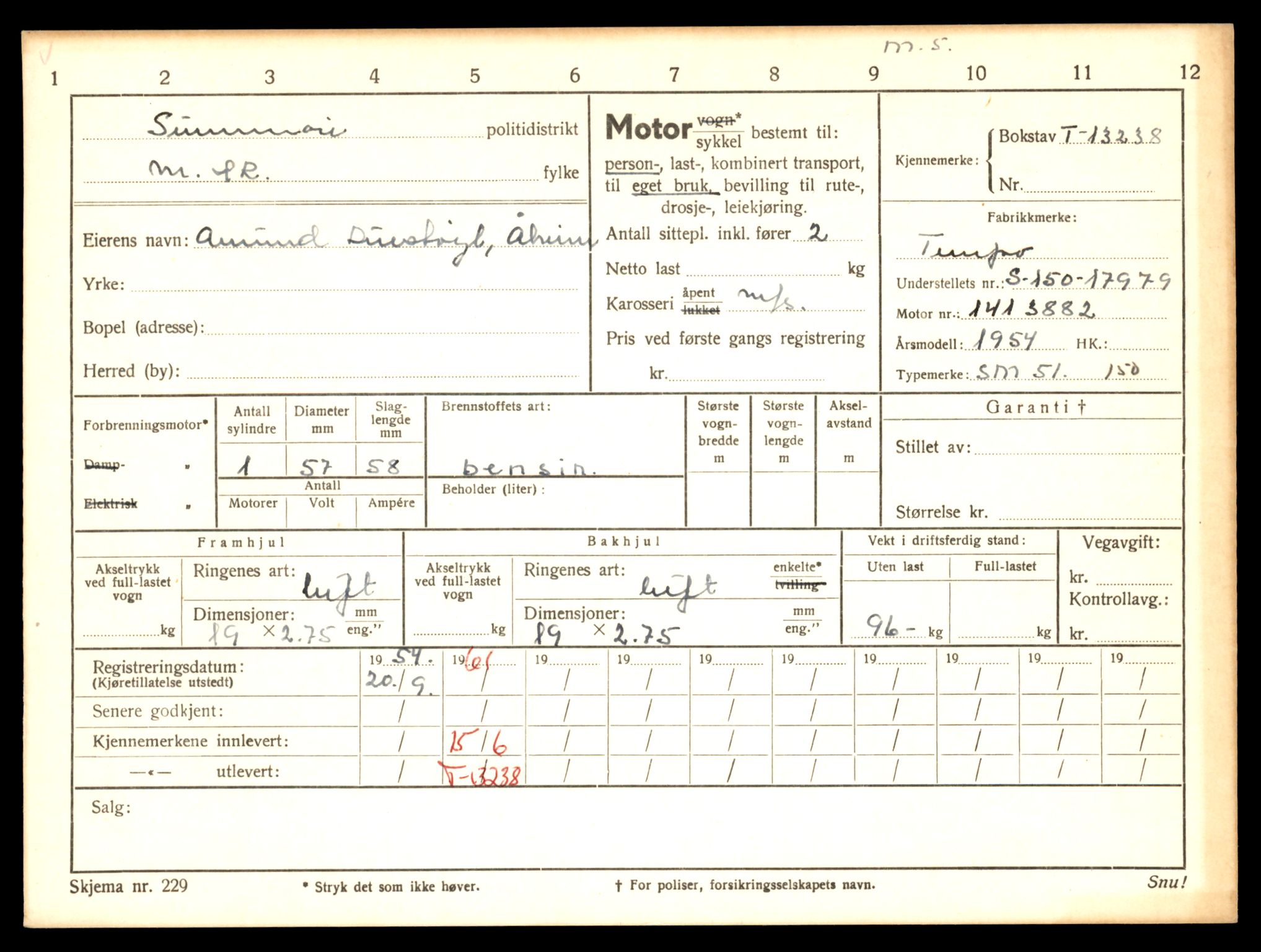 Møre og Romsdal vegkontor - Ålesund trafikkstasjon, AV/SAT-A-4099/F/Fe/L0038: Registreringskort for kjøretøy T 13180 - T 13360, 1927-1998, p. 1003