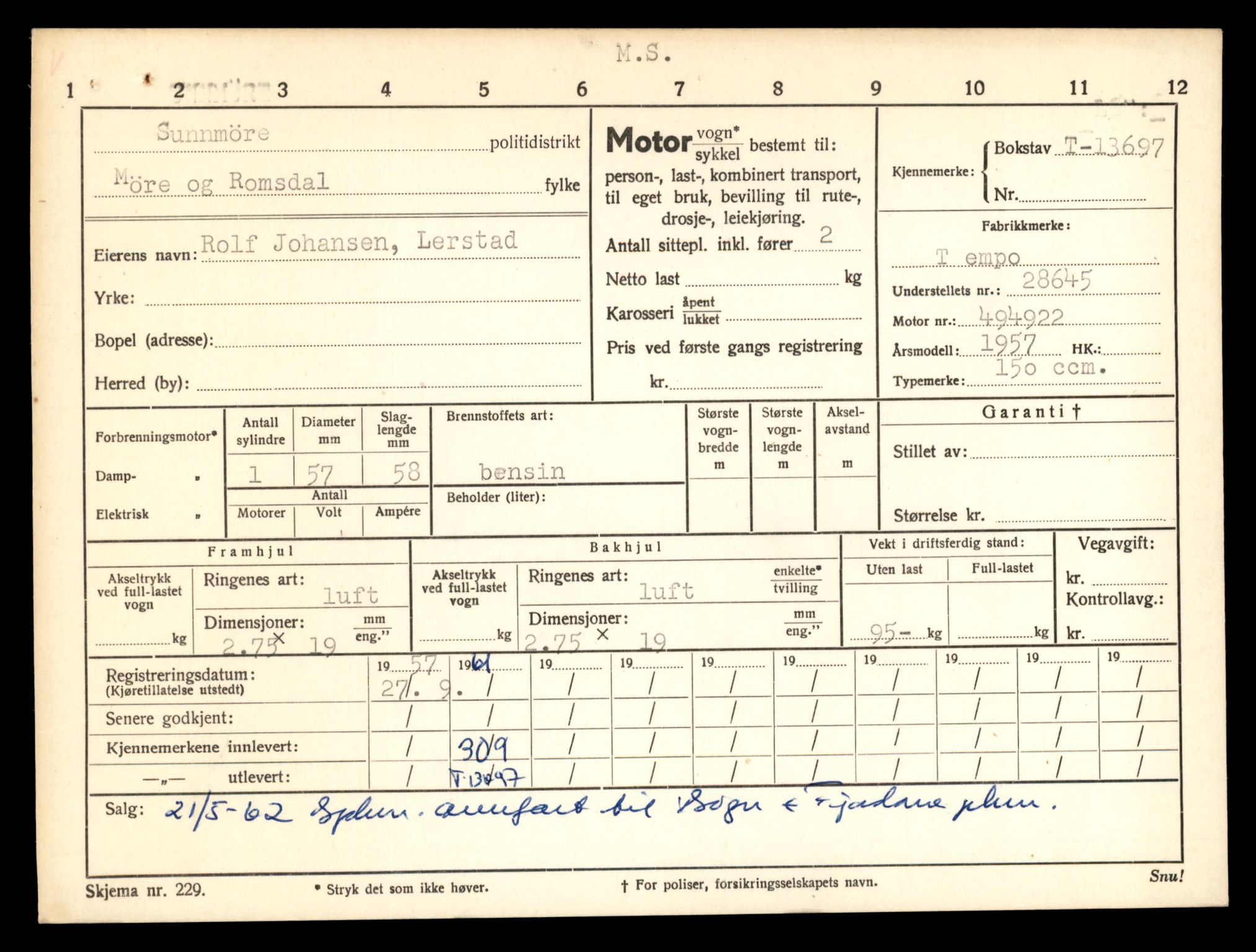Møre og Romsdal vegkontor - Ålesund trafikkstasjon, AV/SAT-A-4099/F/Fe/L0040: Registreringskort for kjøretøy T 13531 - T 13709, 1927-1998, p. 2829