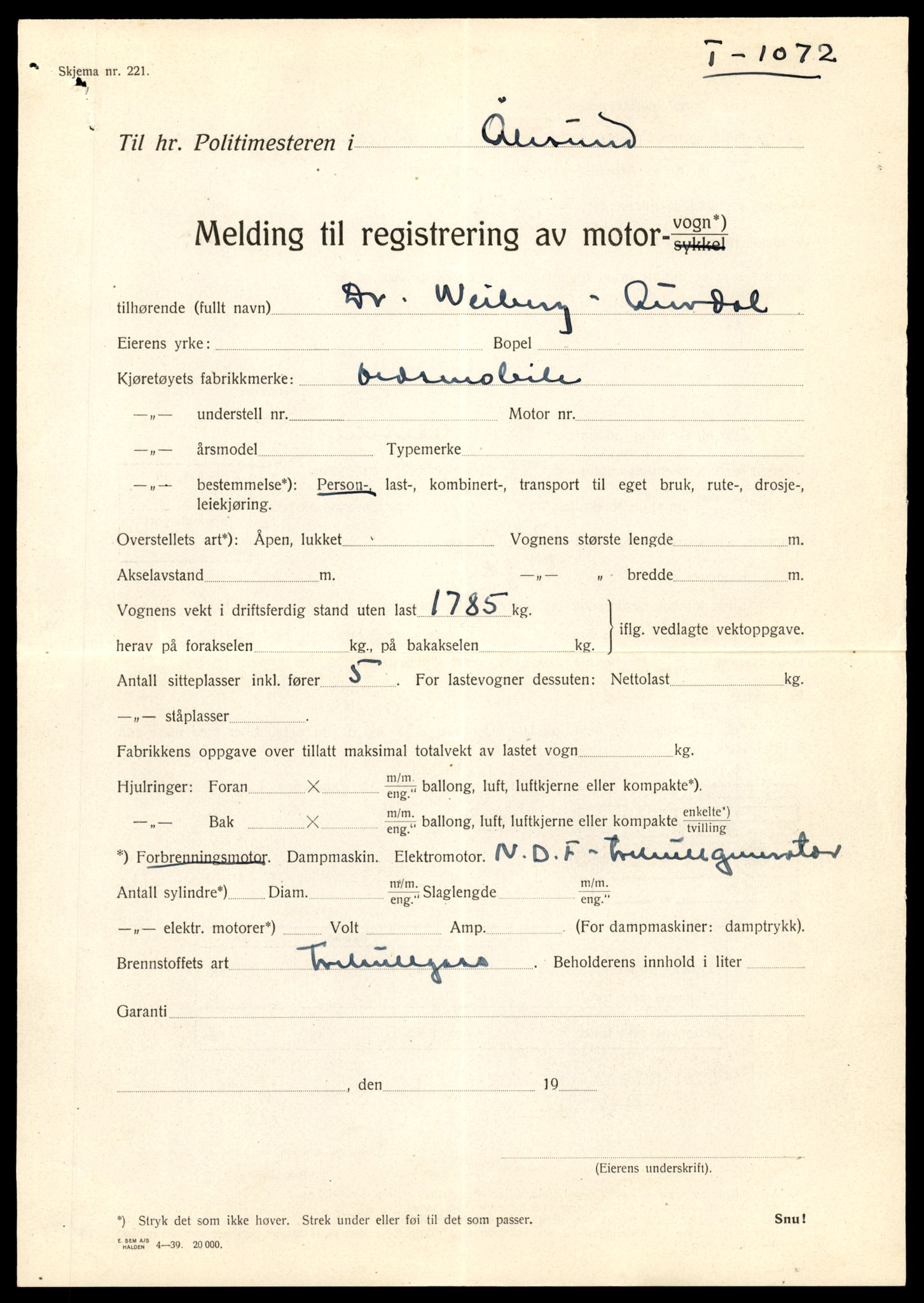 Møre og Romsdal vegkontor - Ålesund trafikkstasjon, AV/SAT-A-4099/F/Fe/L0006: Registreringskort for kjøretøy T 547 - T 650, 1927-1998, p. 1319