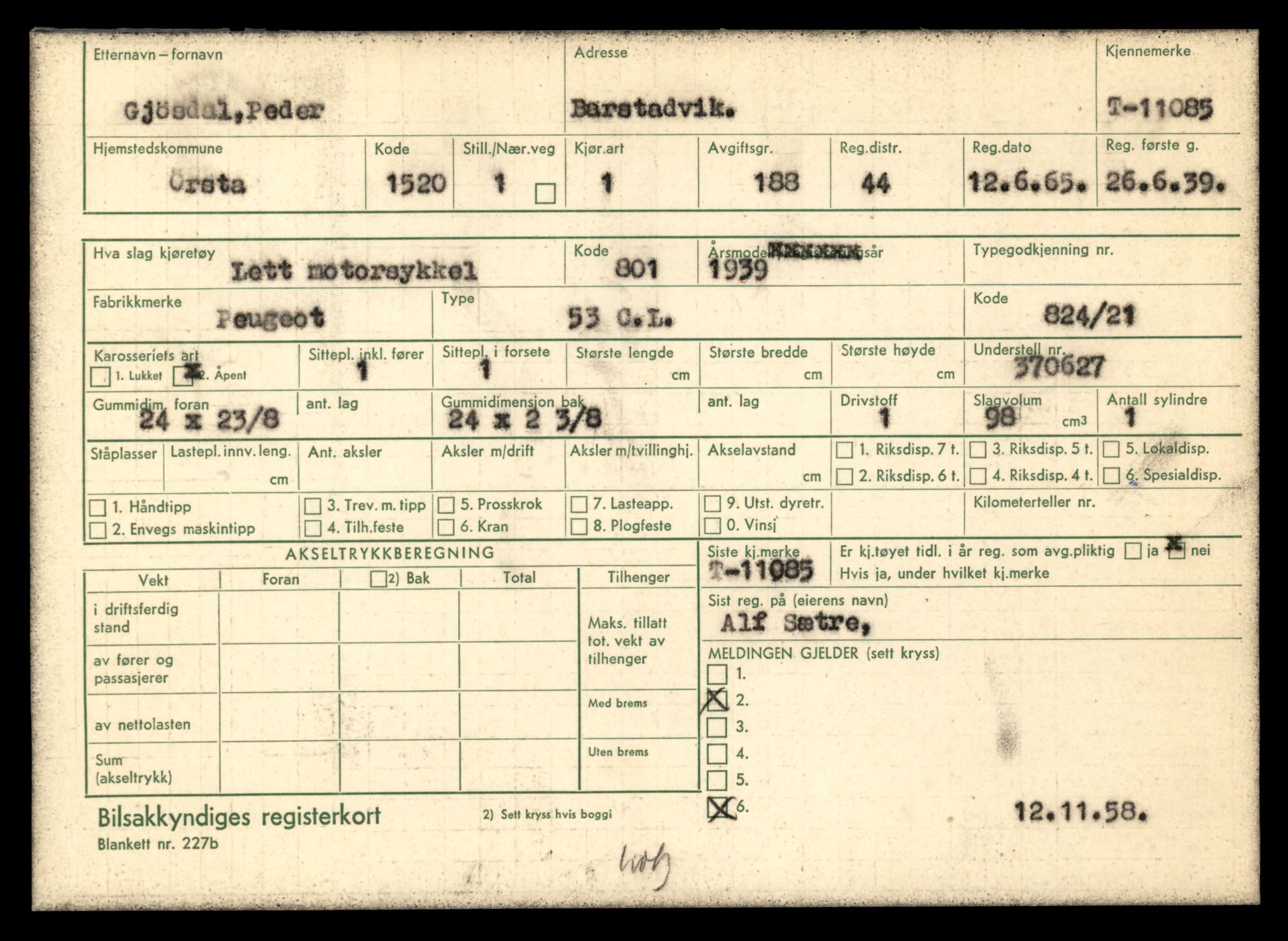 Møre og Romsdal vegkontor - Ålesund trafikkstasjon, AV/SAT-A-4099/F/Fe/L0026: Registreringskort for kjøretøy T 11046 - T 11160, 1927-1998, p. 1157