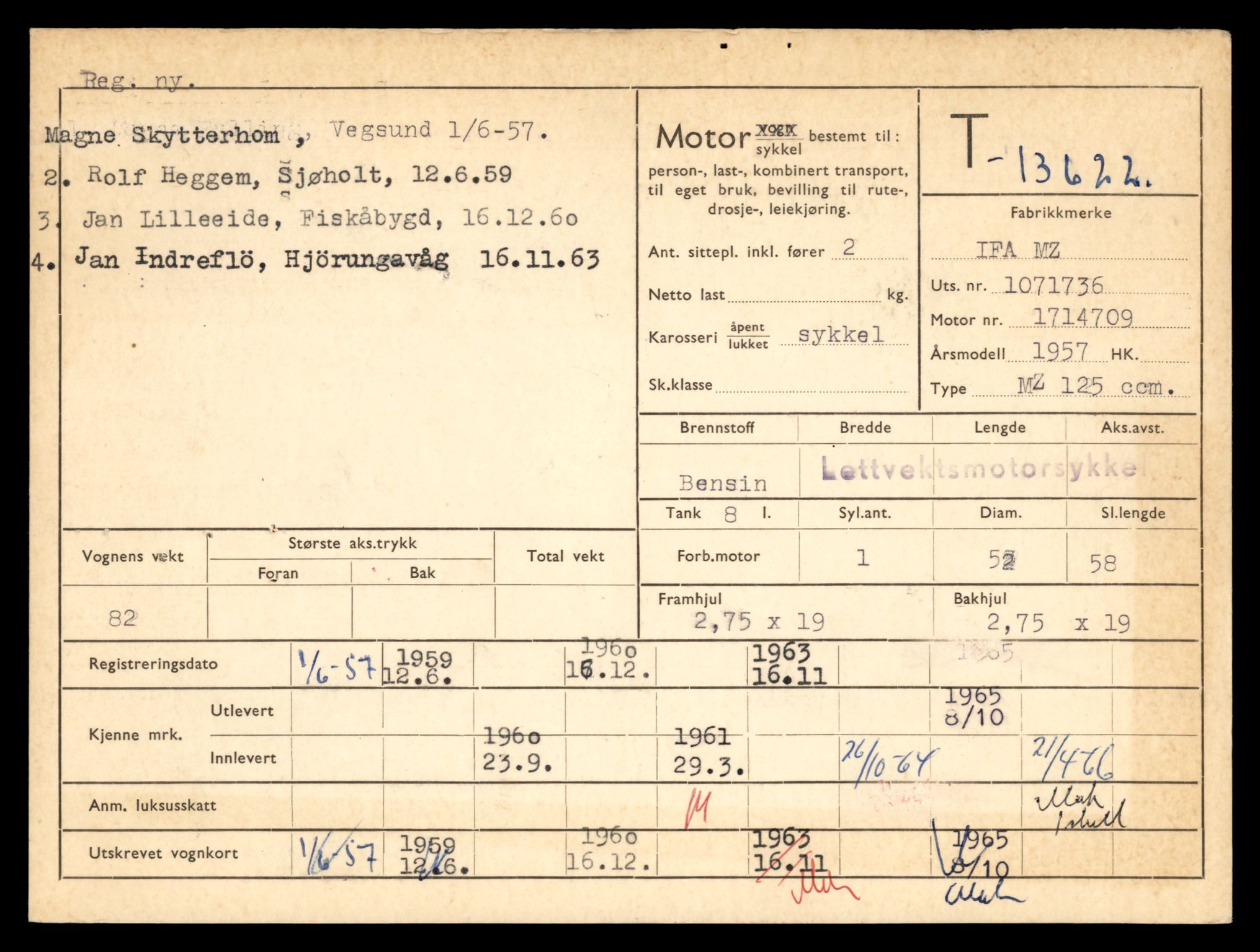 Møre og Romsdal vegkontor - Ålesund trafikkstasjon, AV/SAT-A-4099/F/Fe/L0040: Registreringskort for kjøretøy T 13531 - T 13709, 1927-1998, p. 1599