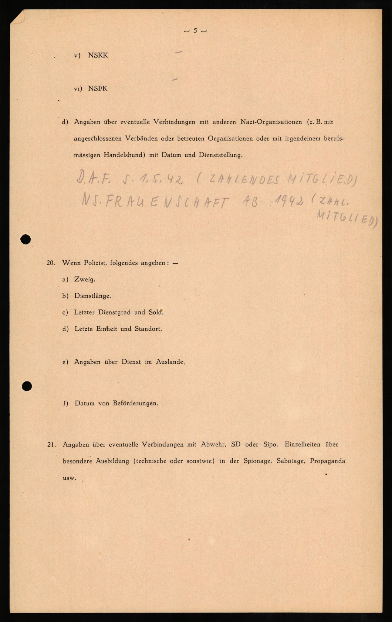 Forsvaret, Forsvarets overkommando II, RA/RAFA-3915/D/Db/L0011: CI Questionaires. Tyske okkupasjonsstyrker i Norge. Tyskere., 1945-1946, p. 31