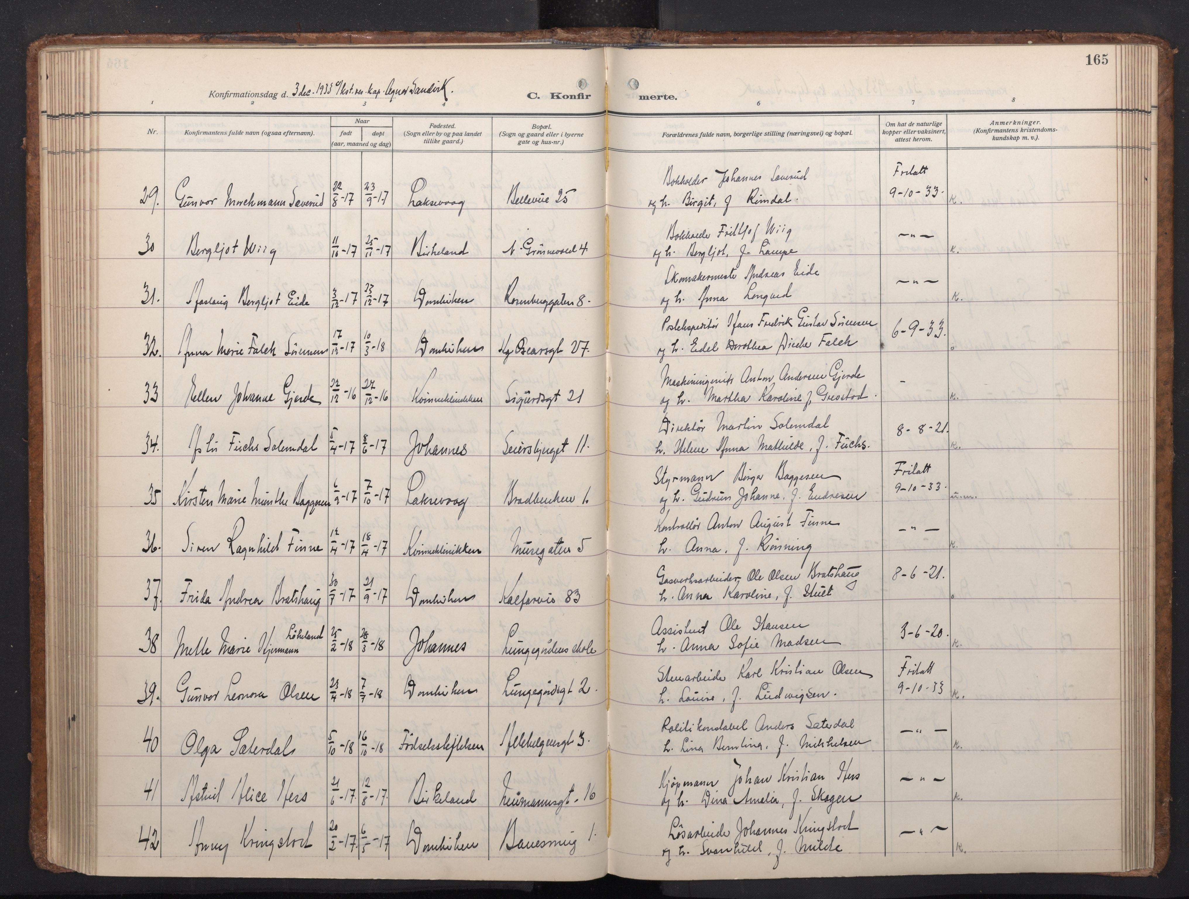 Domkirken sokneprestembete, SAB/A-74801/H/Haa: Parish register (official) no. C 8, 1930-1957, p. 164b-165a