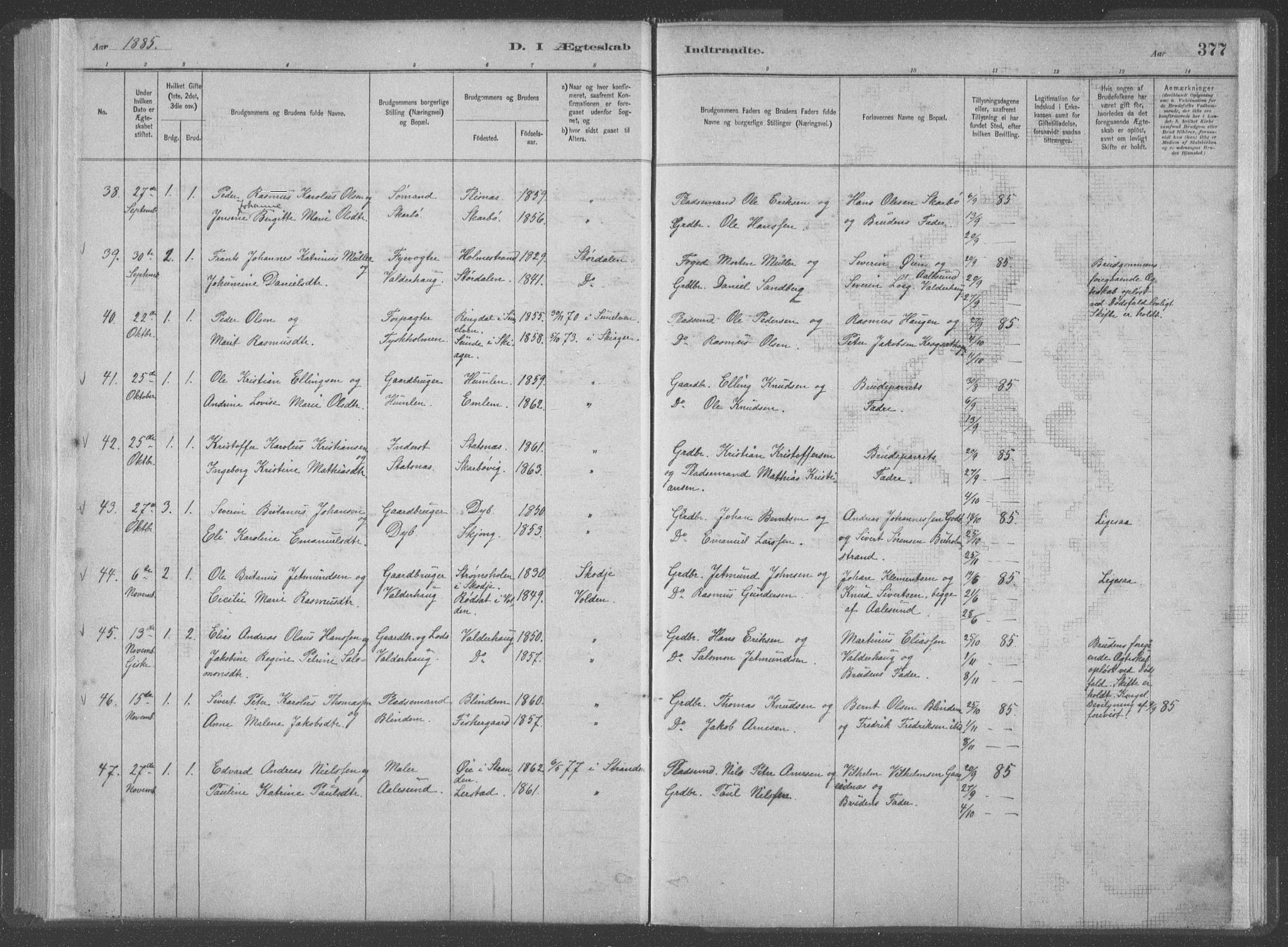 Ministerialprotokoller, klokkerbøker og fødselsregistre - Møre og Romsdal, SAT/A-1454/528/L0402: Parish register (official) no. 528A12II, 1880-1903, p. 377