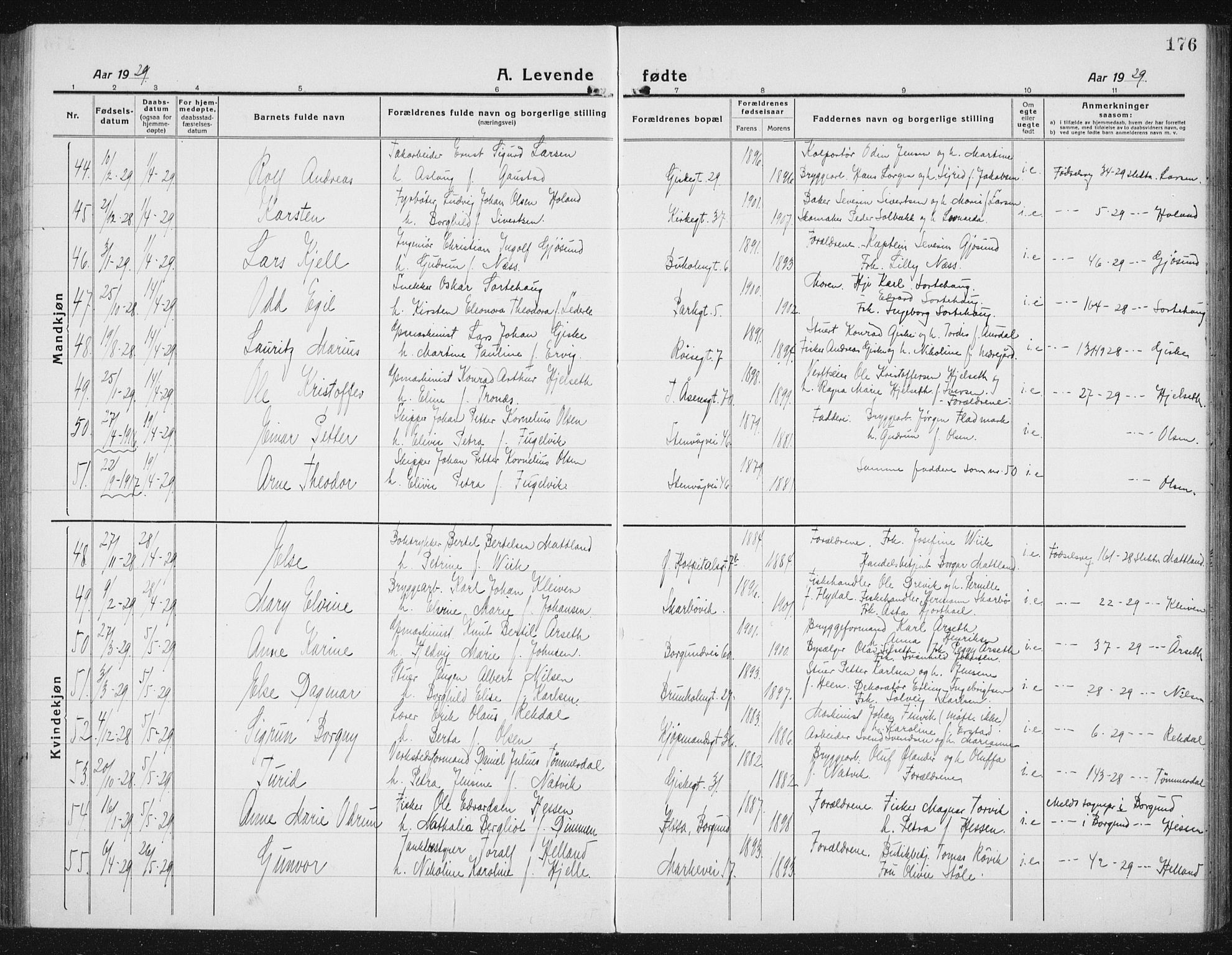 Ministerialprotokoller, klokkerbøker og fødselsregistre - Møre og Romsdal, AV/SAT-A-1454/529/L0475: Parish register (copy) no. 529C12, 1921-1934, p. 176