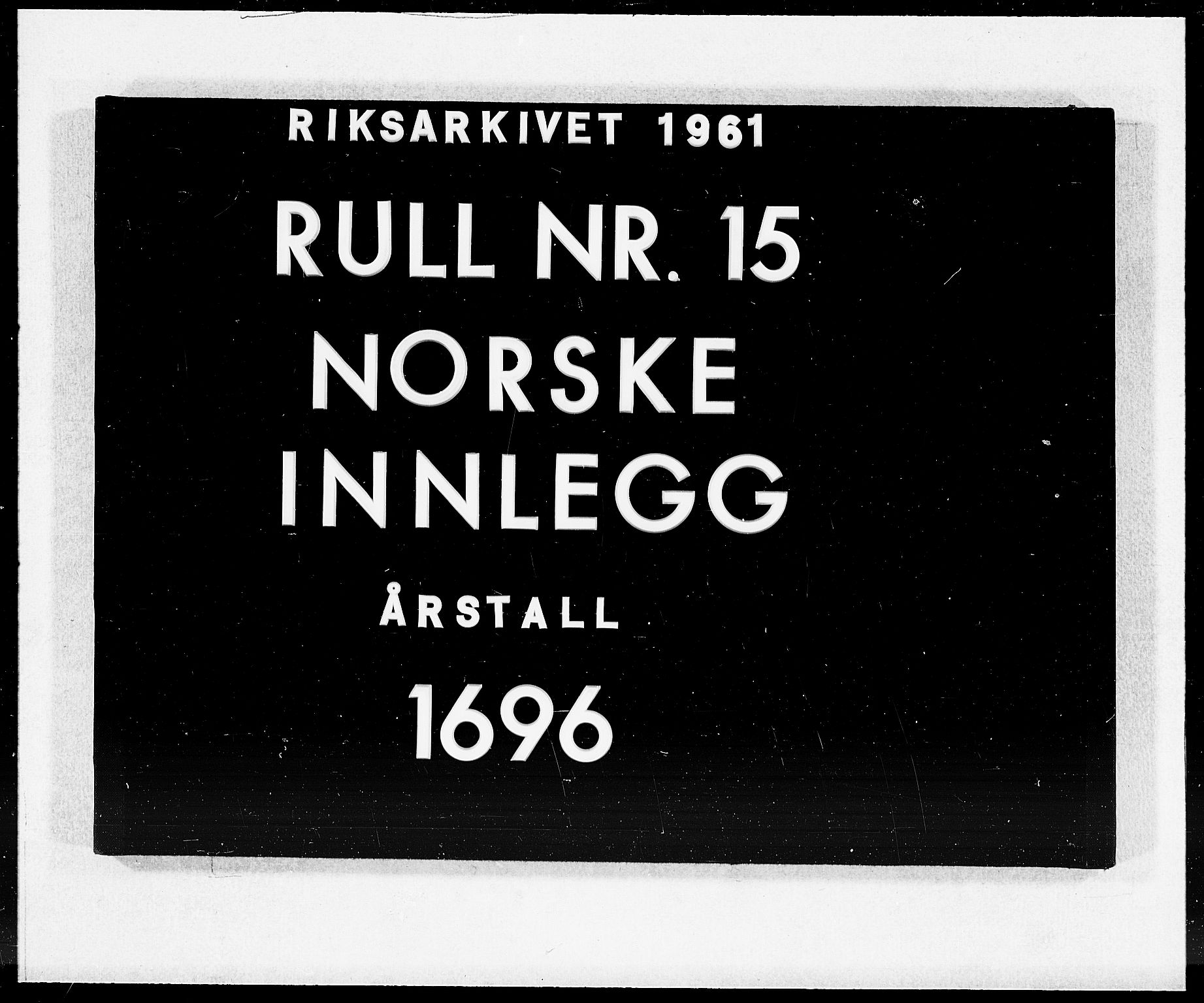 Danske Kanselli 1572-1799, AV/RA-EA-3023/F/Fc/Fcc/Fcca/L0047: Norske innlegg 1572-1799, 1695-1697, p. 224