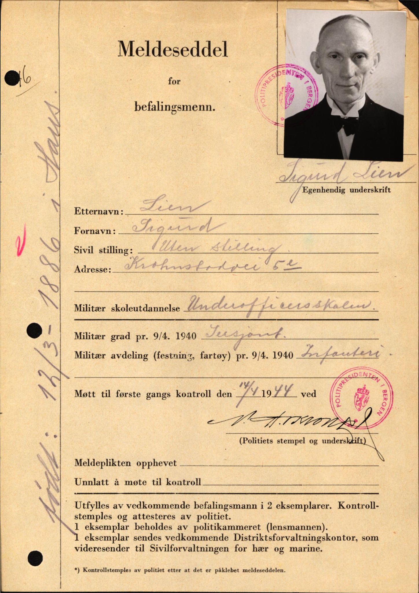 Forsvaret, Forsvarets krigshistoriske avdeling, AV/RA-RAFA-2017/Y/Yf/L0209: II-C-11-2121  -  Okkupasjonstiden.  Meldesedler for befal med foto og oppl. om militær grad 9. apr. 1940., 1944-1945, p. 82