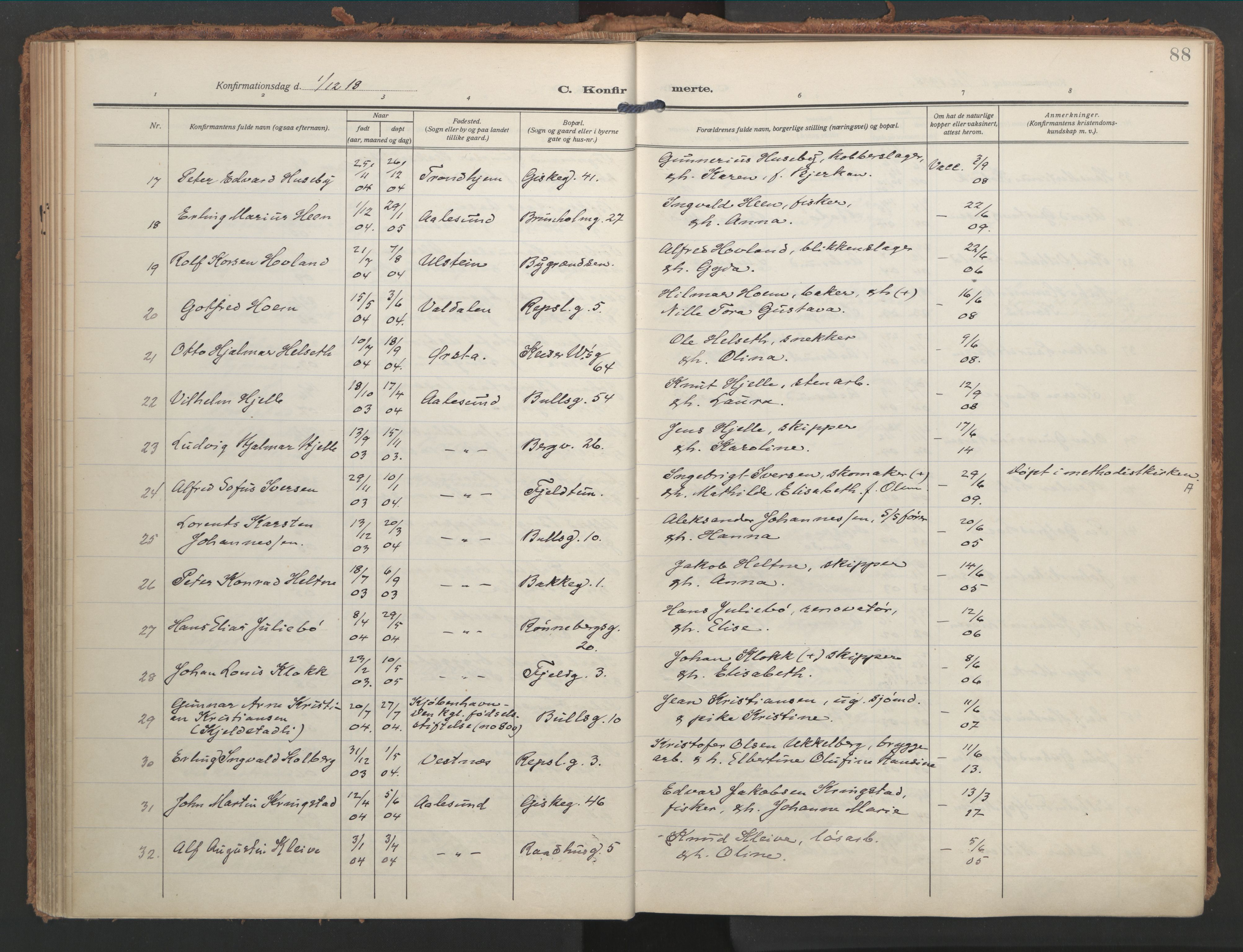 Ministerialprotokoller, klokkerbøker og fødselsregistre - Møre og Romsdal, SAT/A-1454/529/L0461: Parish register (official) no. 529A11, 1914-1925, p. 88