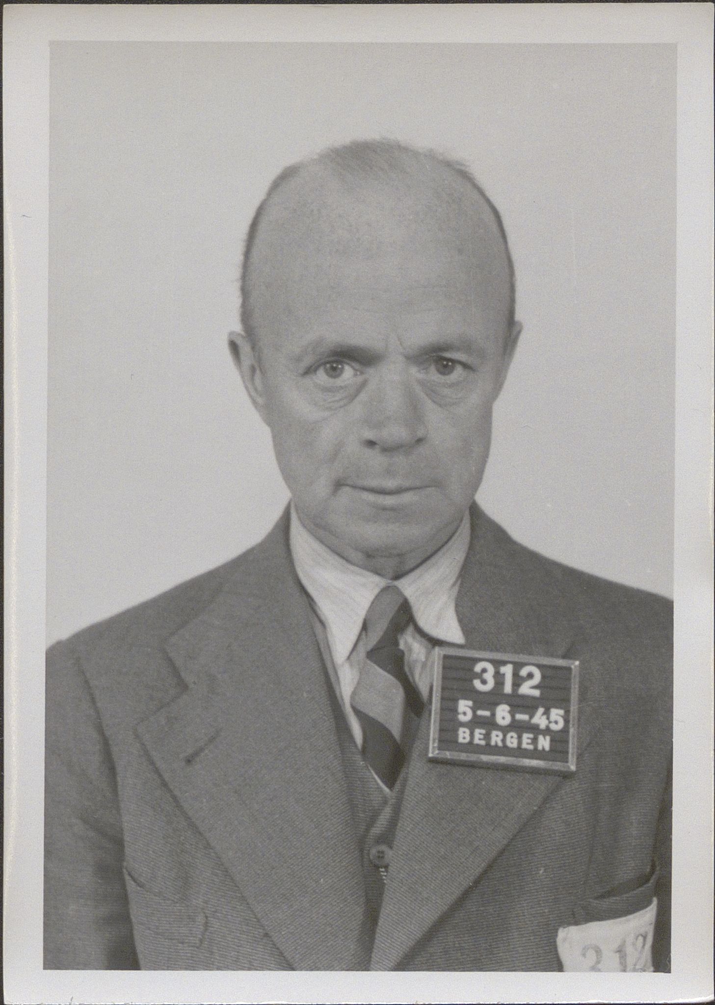 Bergen politikammer / politidistrikt, SAB/A-60401/Y/Yc/Ycd/L0004: Personfoto - landsvikere etc, 1945-1947, p. 288