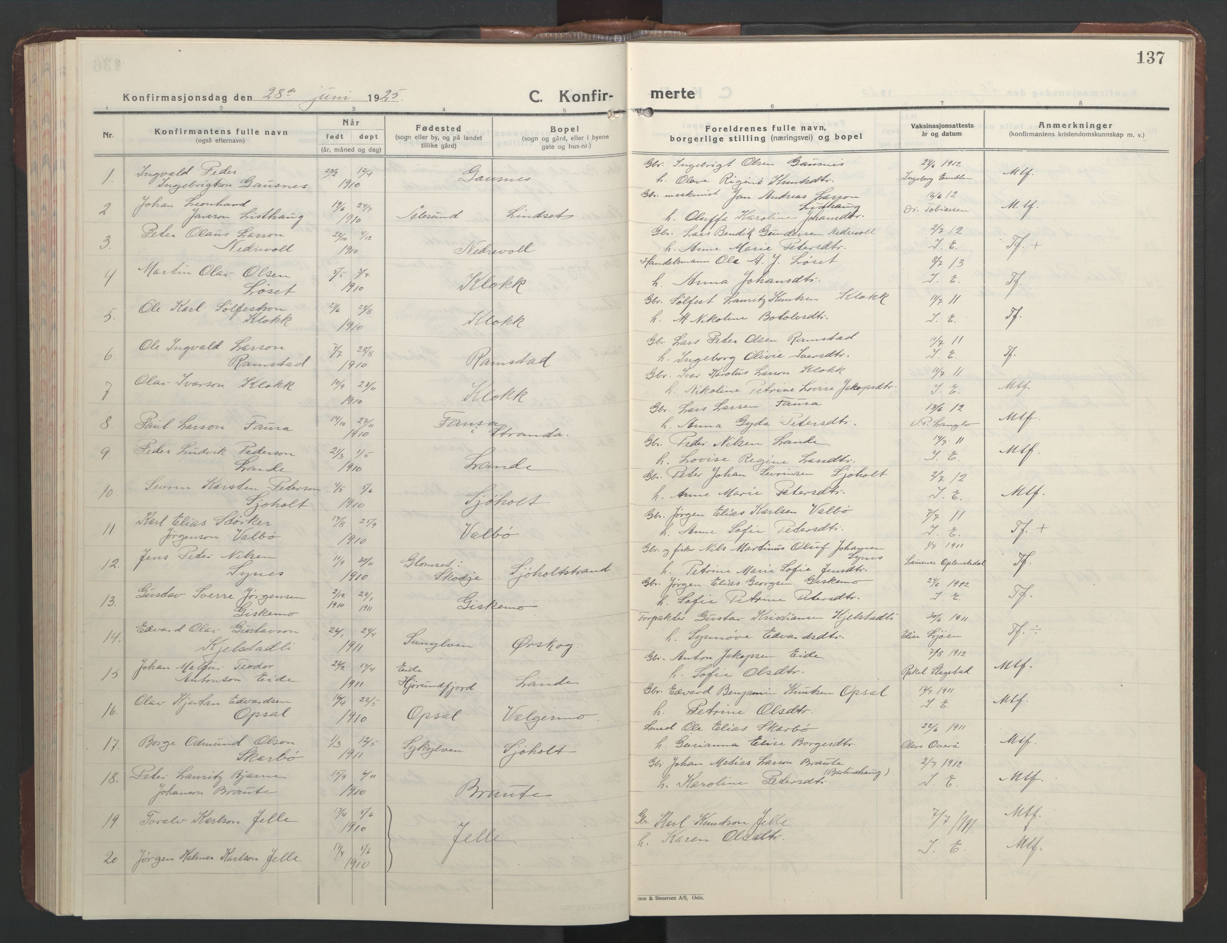 Ministerialprotokoller, klokkerbøker og fødselsregistre - Møre og Romsdal, SAT/A-1454/522/L0329: Parish register (copy) no. 522C08, 1926-1951, p. 137