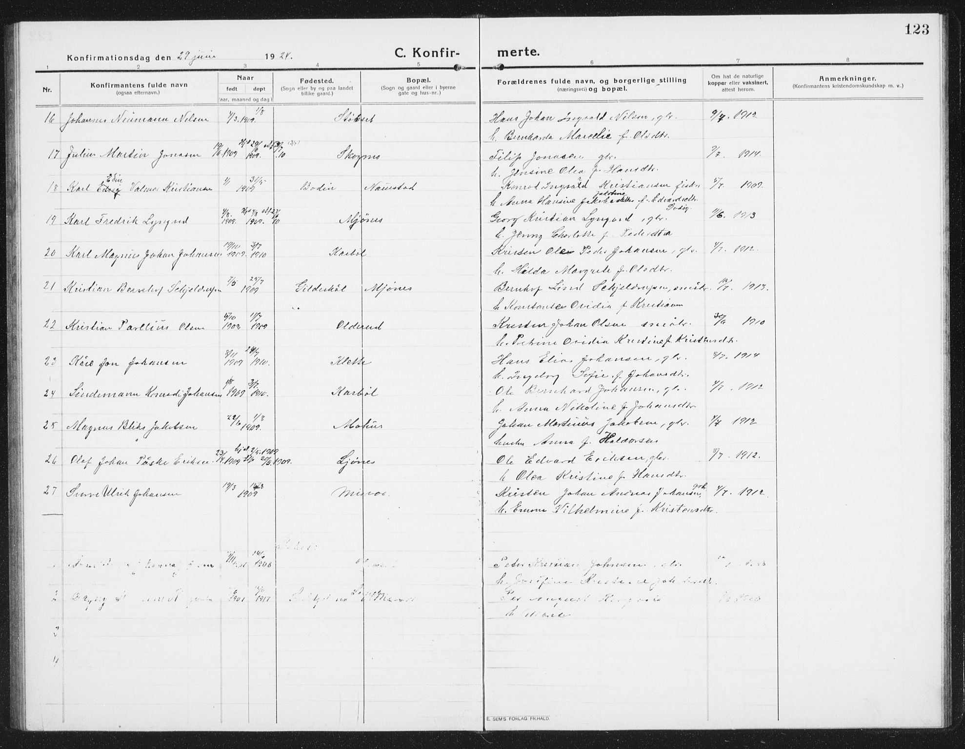 Ministerialprotokoller, klokkerbøker og fødselsregistre - Nordland, AV/SAT-A-1459/852/L0757: Parish register (copy) no. 852C08, 1916-1934, p. 123