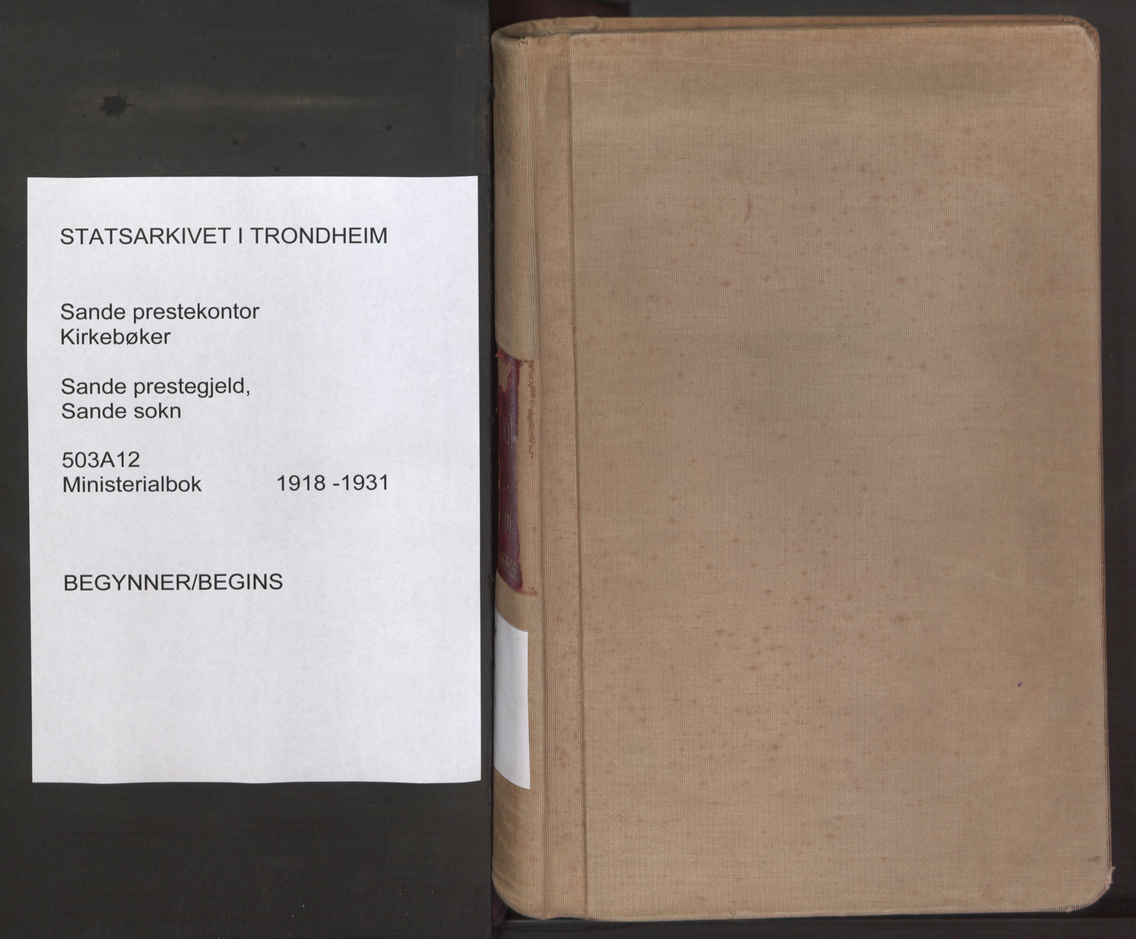 Ministerialprotokoller, klokkerbøker og fødselsregistre - Møre og Romsdal, SAT/A-1454/503/L0044: Parish register (official) no. 503A12, 1918-1931